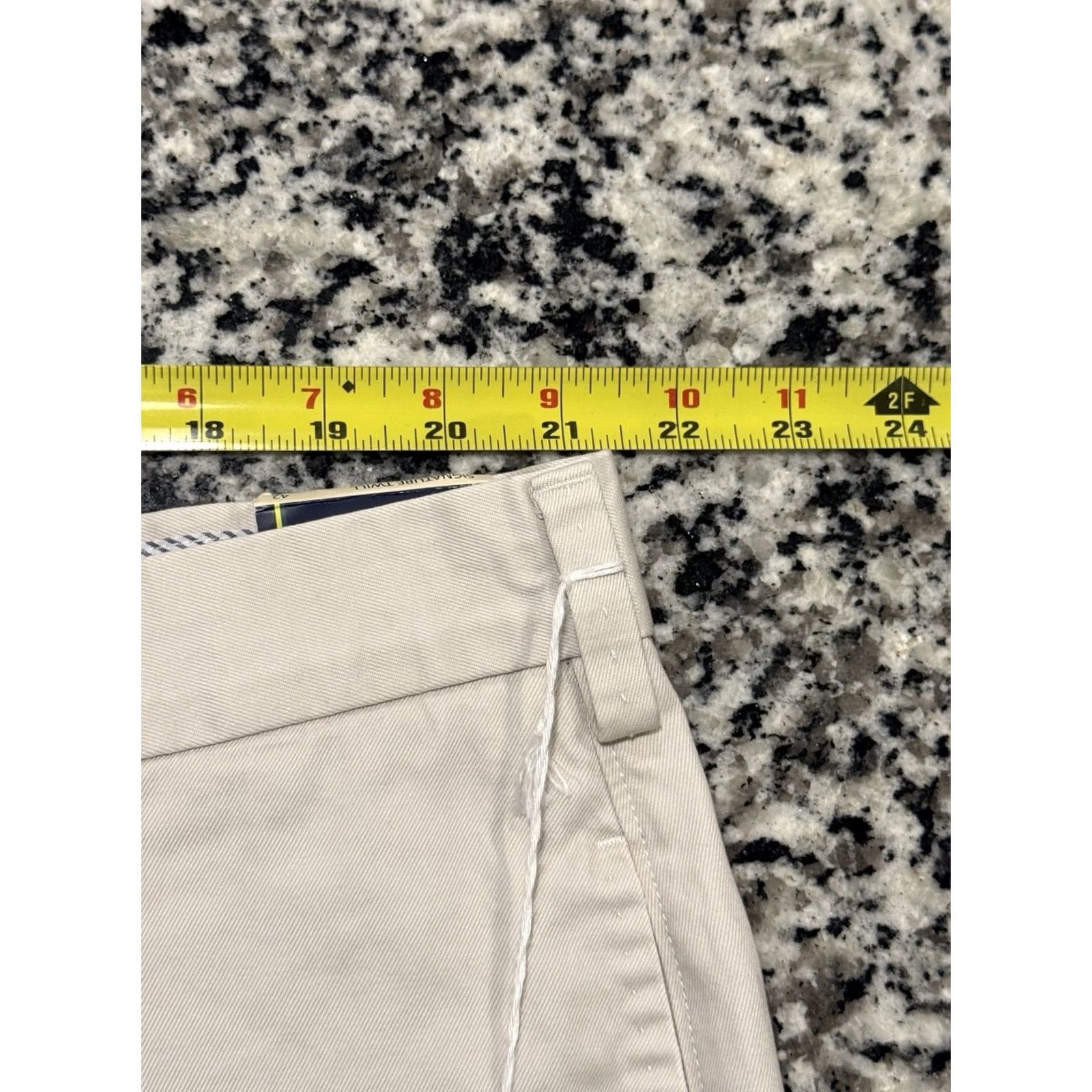 Orvis Orvis Signature Twill Pima Cotton Shorts Khaki Mens 42 Inseam 9 Flat Front Zip Pockets Chino Casual Travel Regular Jersey??? Size US 42 / EU 58 - 3 Thumbnail