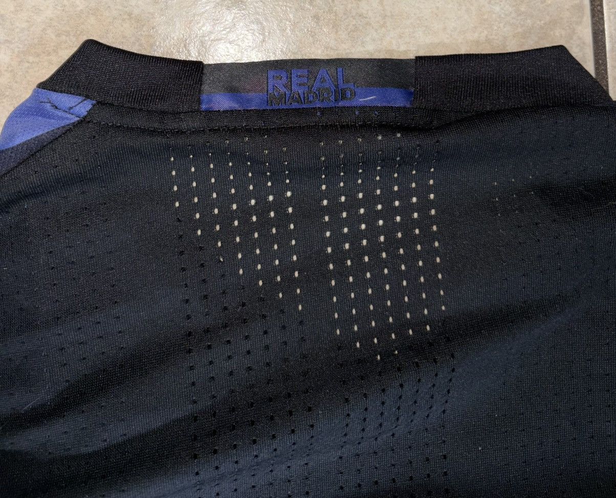 Adidas Adidas Real Madrid Fly Emirates futbol medium jersey Size US M / EU 48-50 / 2 - 5 Thumbnail