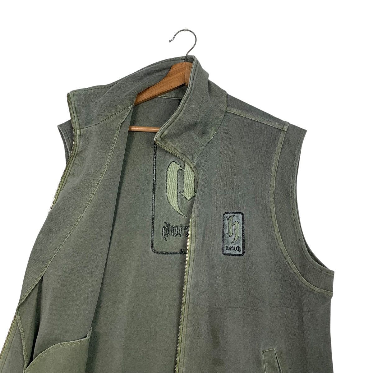 Vintage Vintage NEWH back Big Logo Zipper Vest #3559-C163 Size US L / EU 52-54 / 3 - 10 Thumbnail
