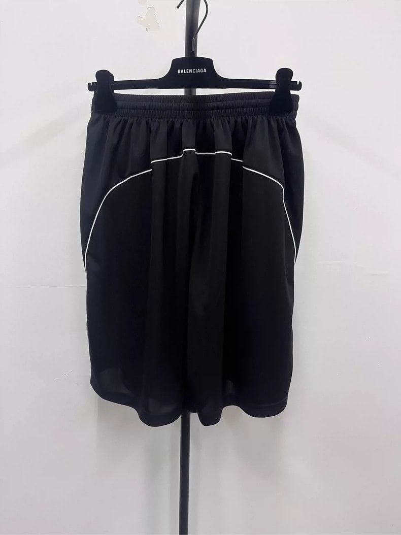 Balenciaga Balenciaga Manchester United Lion Logo Shorts-2505 Size US 30 / EU 46 - 2 Thumbnail