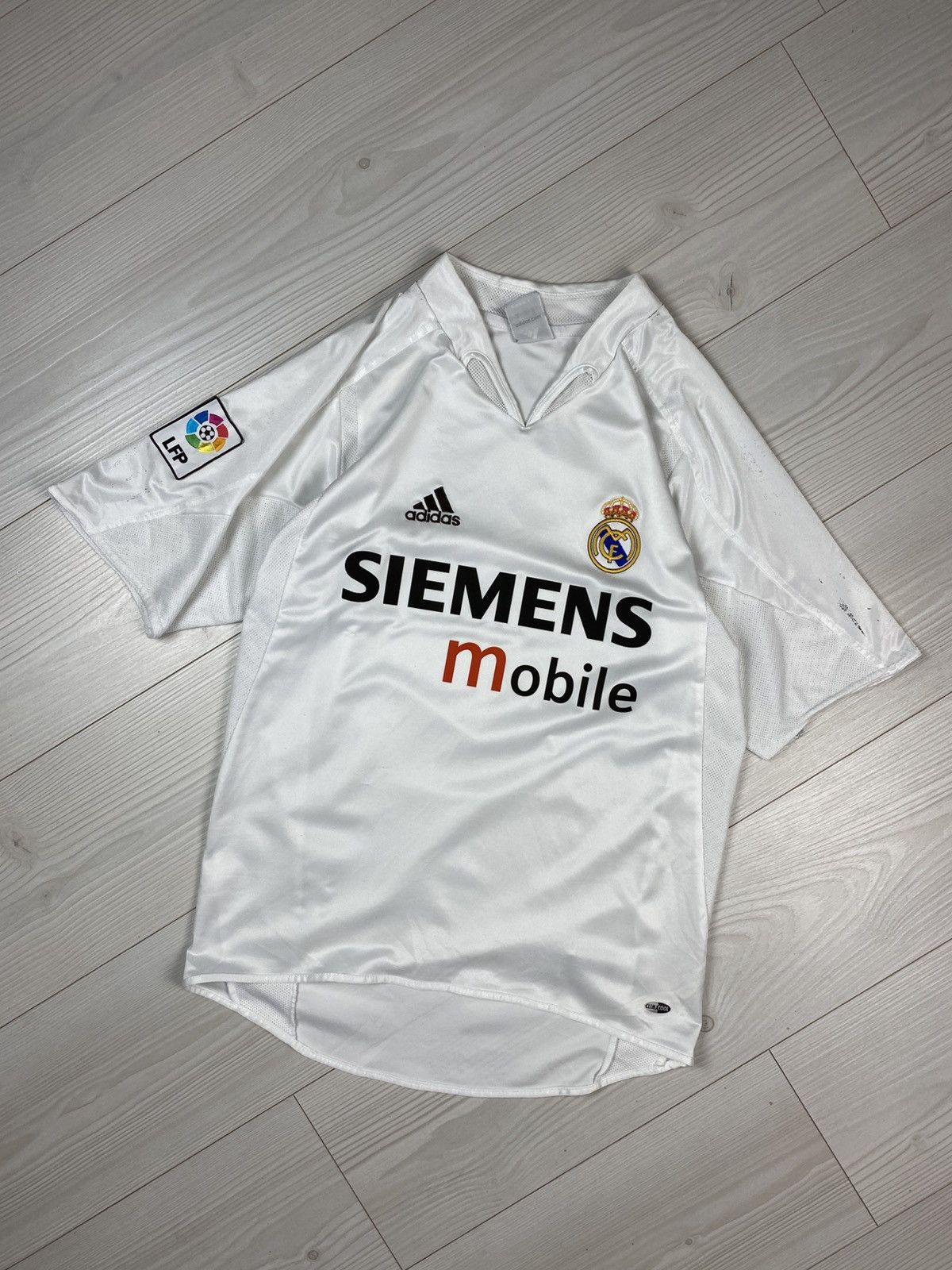 Adidas × Vintage Vintage Real Madrid 2004 adidas Siemens mobile football y2k Size US S / EU 44-46 / 1 - 2 Thumbnail