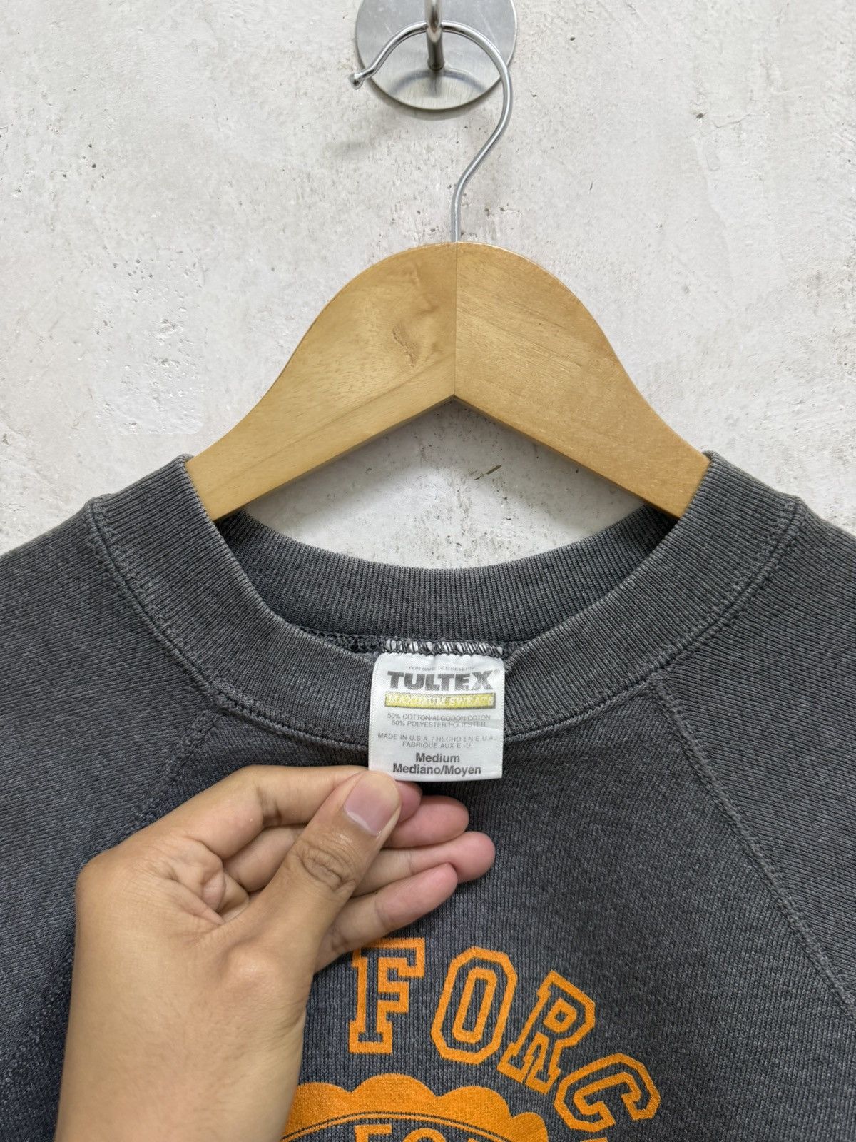 Vintage Vintage 90s Air Force Academy Sun Faded Sweatshirt Size US M / EU 48-50 / 2 - 3 Thumbnail