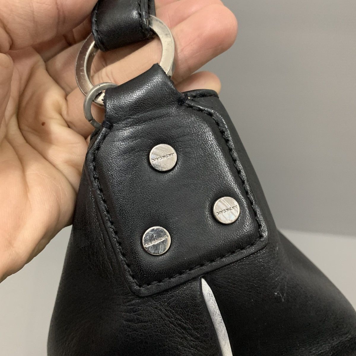 Givenchy Givenchy Leather Shoulder Bag Size ONE SIZE - 8 Thumbnail