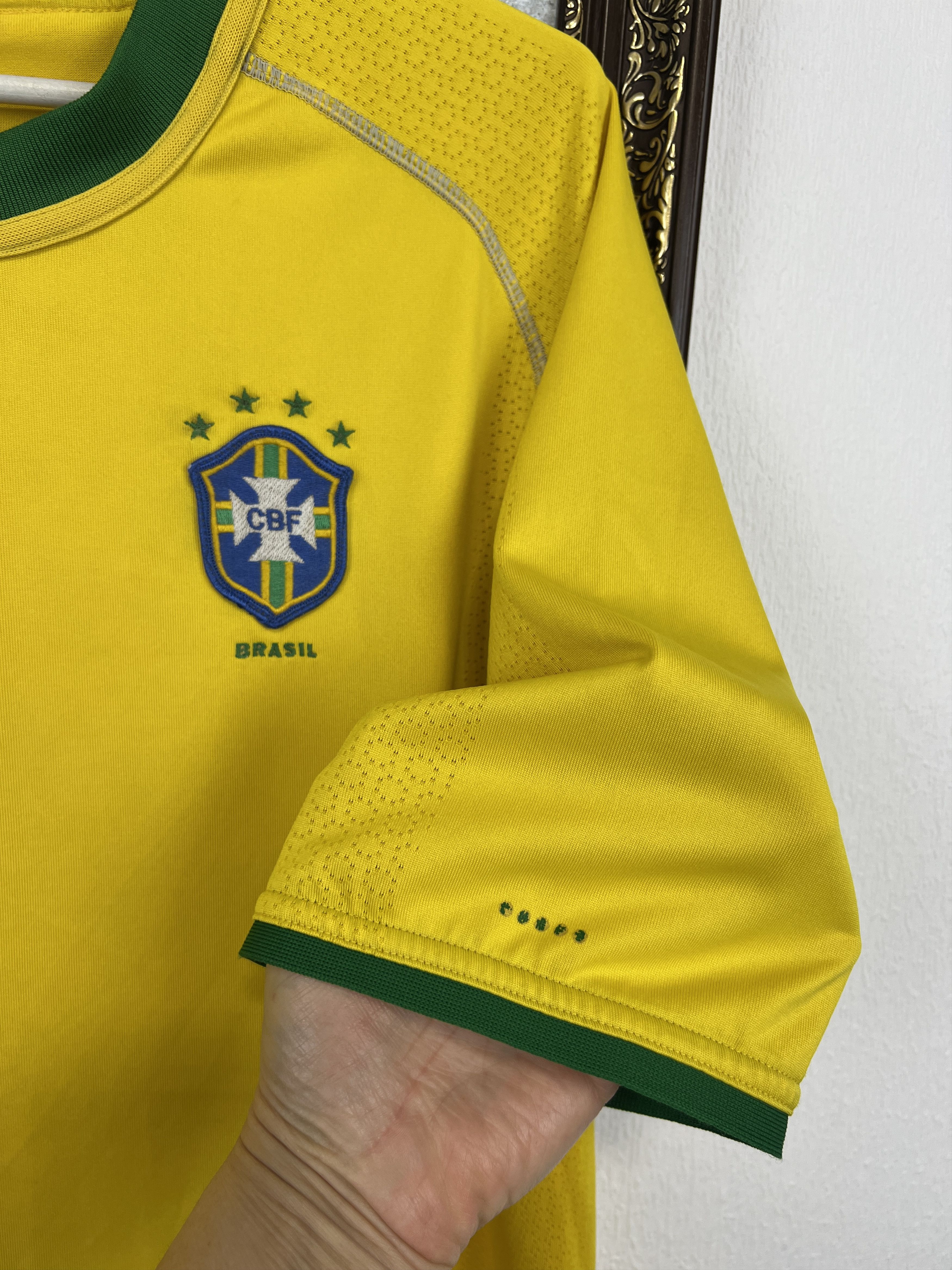 Nike Brazil Home football shirt Soccer Jersey National Team Rare Size US L / EU 52-54 / 3 - 4 Thumbnail