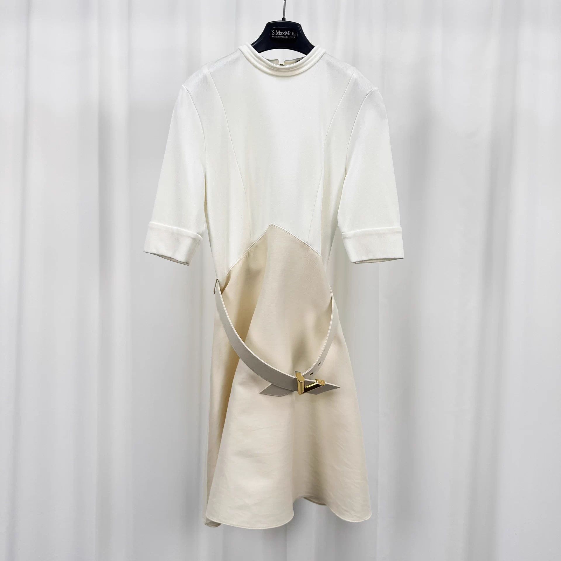 Louis Vuitton LV Metal V Belt Dress L 95 New Size L / US 10 / IT 46 - 1 Thumbnail