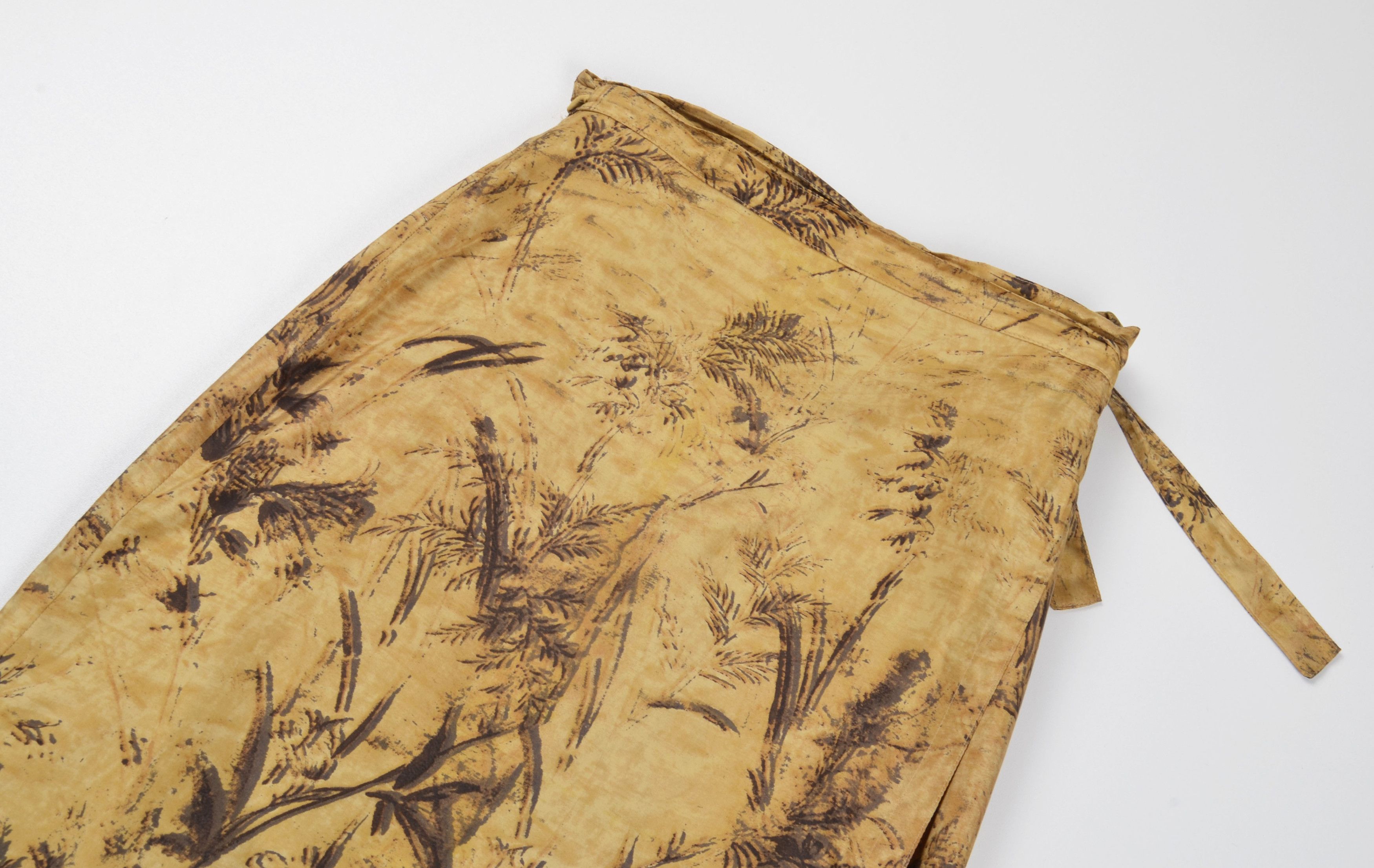 Max Mara Vintage Max Mara Wrap Midi Sarong Style Printed Silk Skirt Size 28" / US 6 / IT 42 - 5 Thumbnail