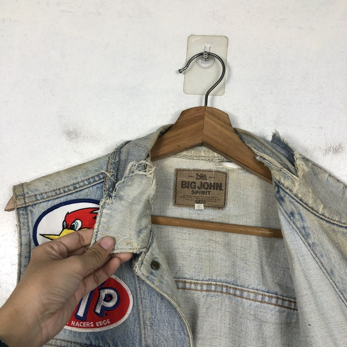 Japanese Brand 🔥DISTRESSED DENIM TANK TOP SLEEVELESS BIG JOHN USA PATCHES Size US M / EU 48-50 / 2 - 22 Thumbnail