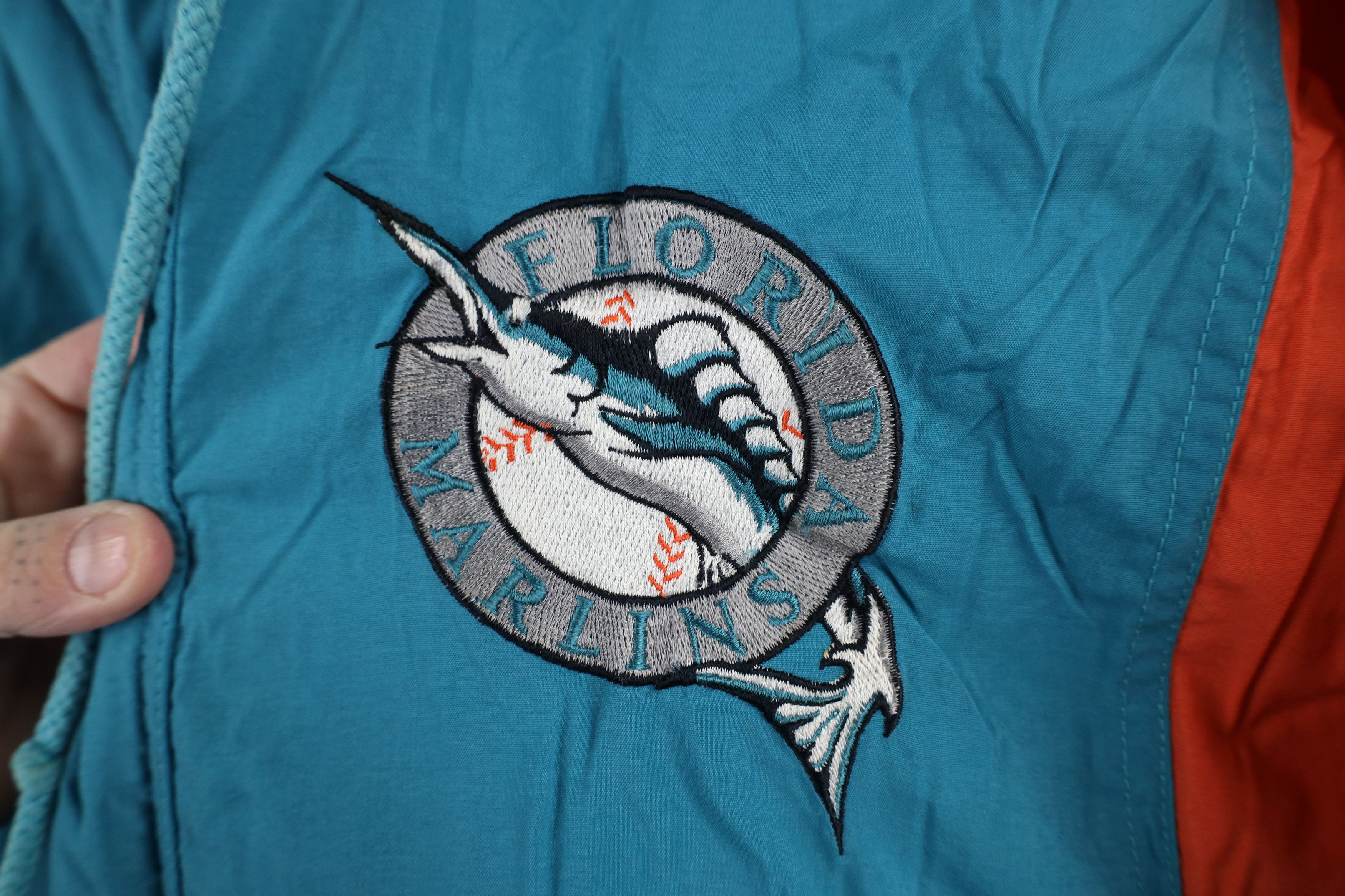 Vintage Vintage 90s Spell Out Florida Marlins Baseball Puffer Jacket Size US L / EU 52-54 / 3 - 5 Thumbnail