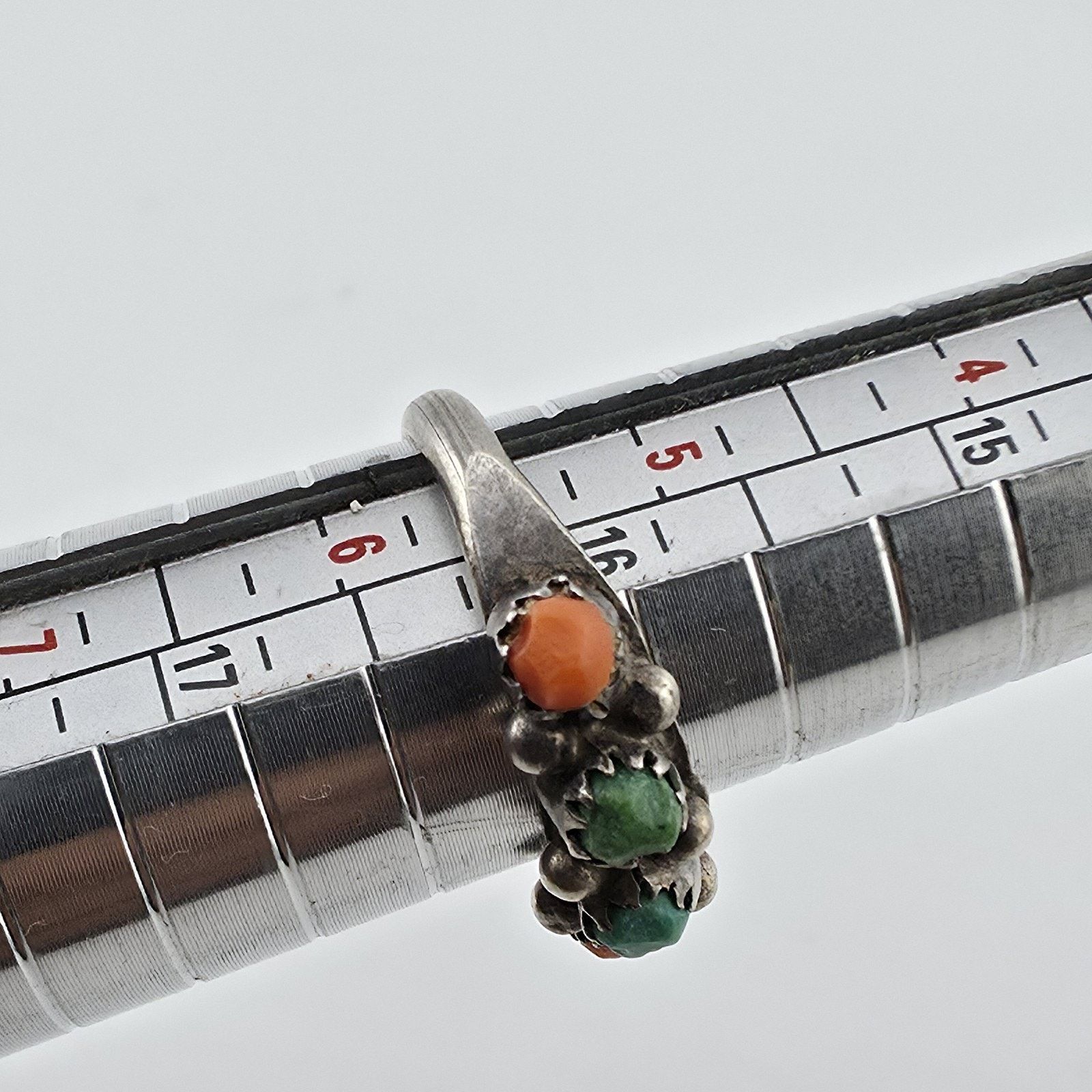 Other Sterling Silver Ring Green Coral turquoise Stone 5.5 Vintage Size ONE SIZE - 8 Thumbnail