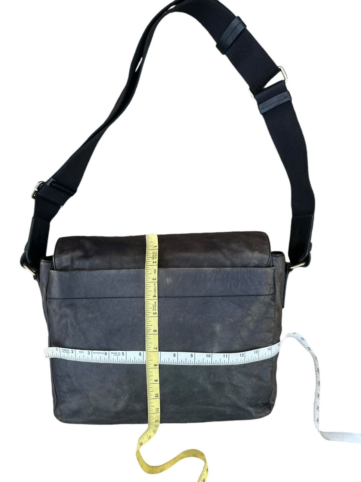 Hugo Boss × Leather Hugo Boss Fade Patina Leather Heavy Messenger Bag Size ONE SIZE - 25 Thumbnail