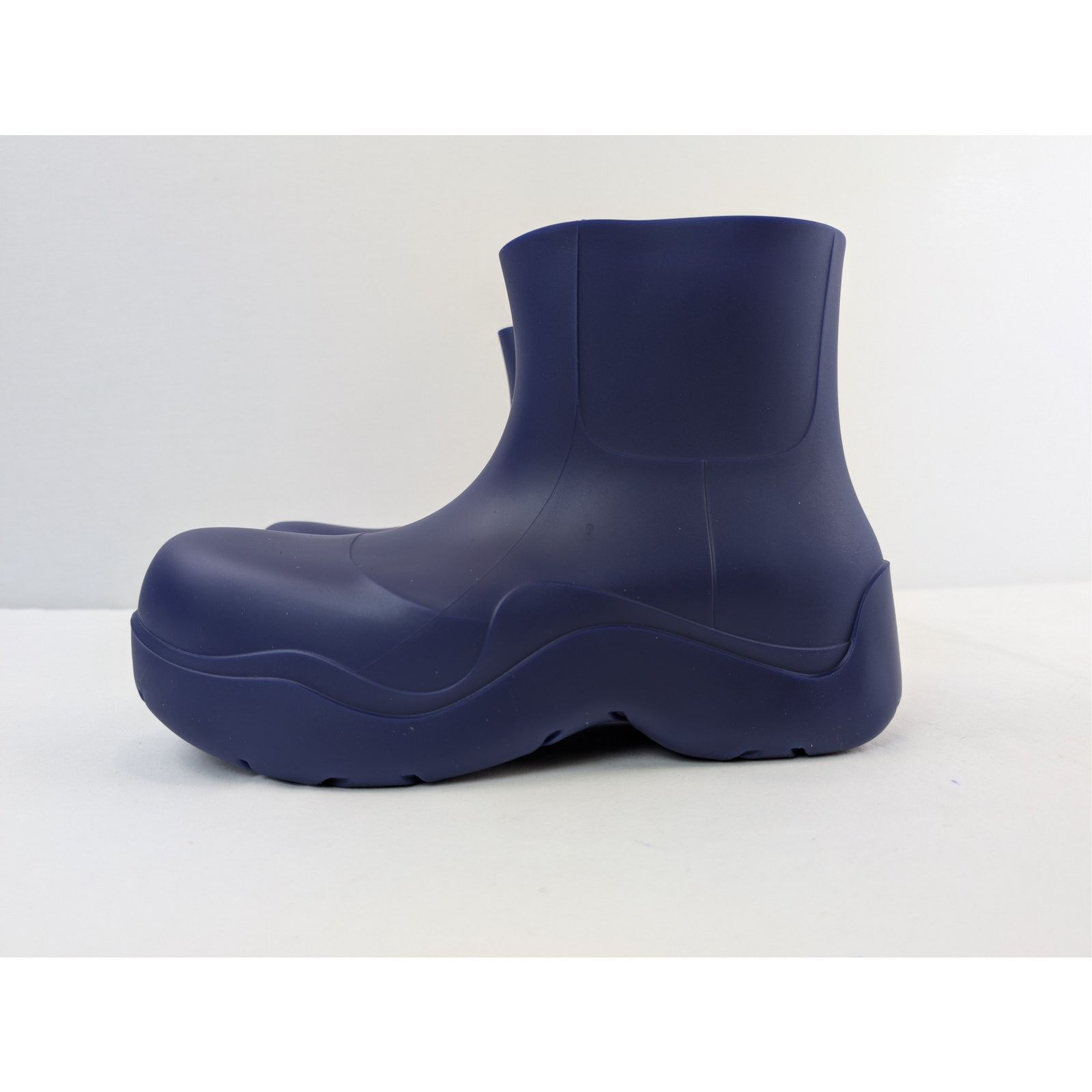 Bottega Veneta o1rshd1 Matt Rubber Puddle Ankle Boot in Unicorn Size US 9 / EU 42 - 11 Thumbnail