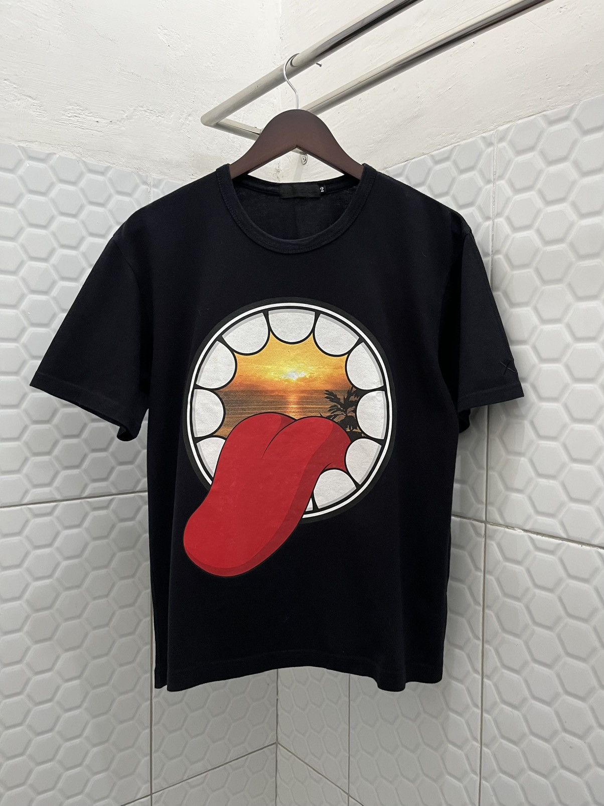 Kaws × Original Fake OriginalFake Chomper Sunset Tee Size US M / EU 48-50 / 2 - 1 Thumbnail