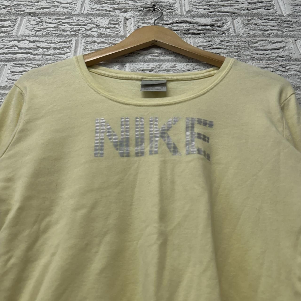 Nike Y2K Women’s Nike Low Cut Shirt Cute XL Yellow Size XL / US 12-14 / IT 48-50 - 1 Thumbnail