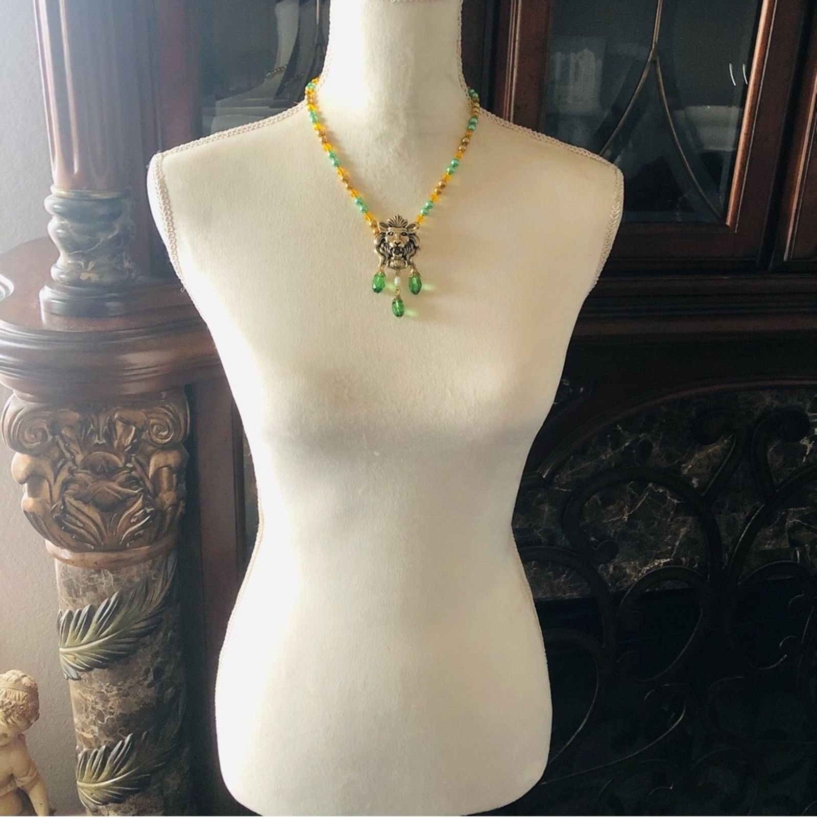 Handmade Handcrafted repurpose growling lion crystal Pearl necklace Size ONE SIZE - 7 Thumbnail
