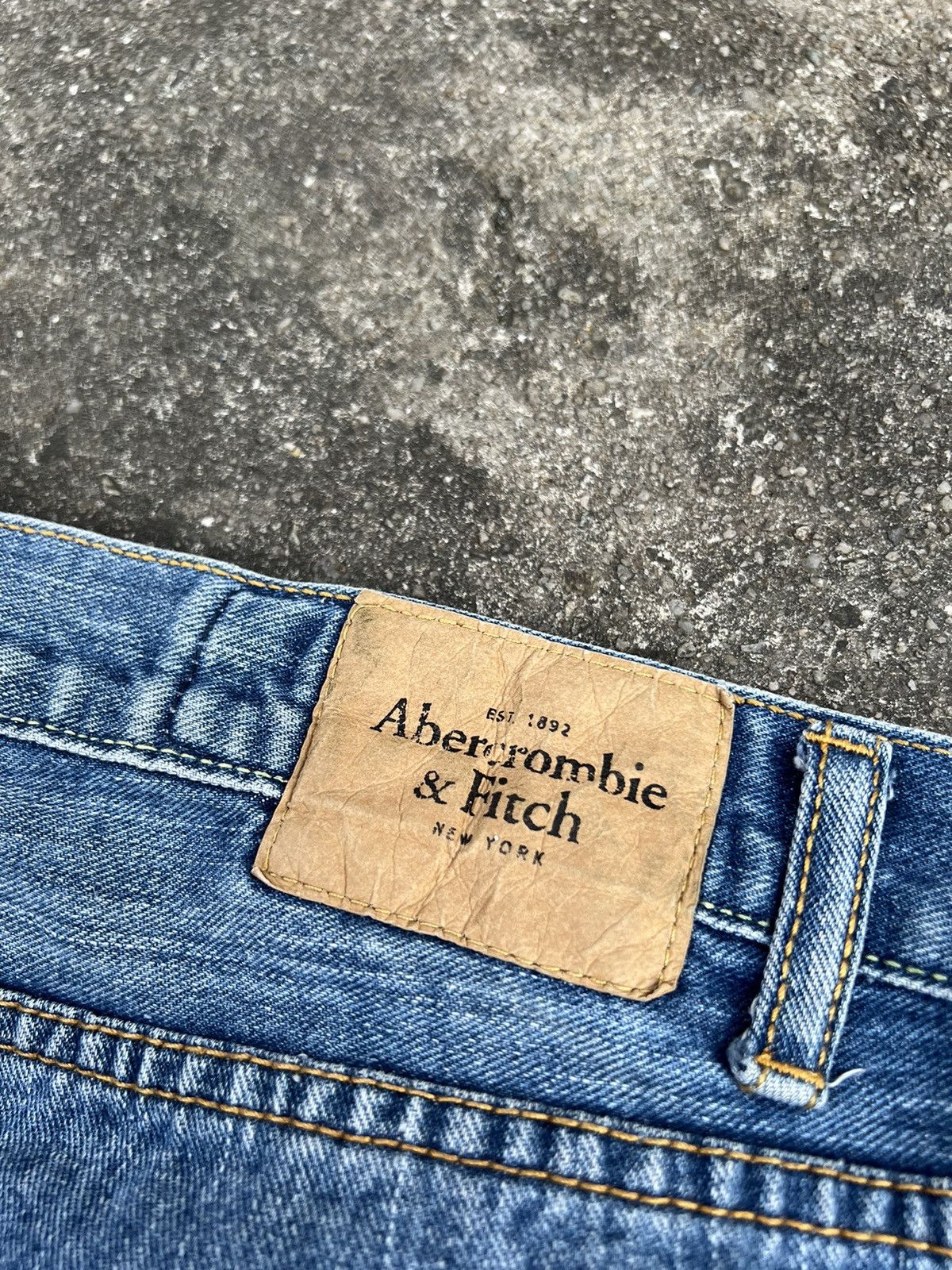 Abercrombie & Fitch × Vintage ABERCROMBIE & FITCH DISTRESSED JEANS Size US 31 - 21 Thumbnail