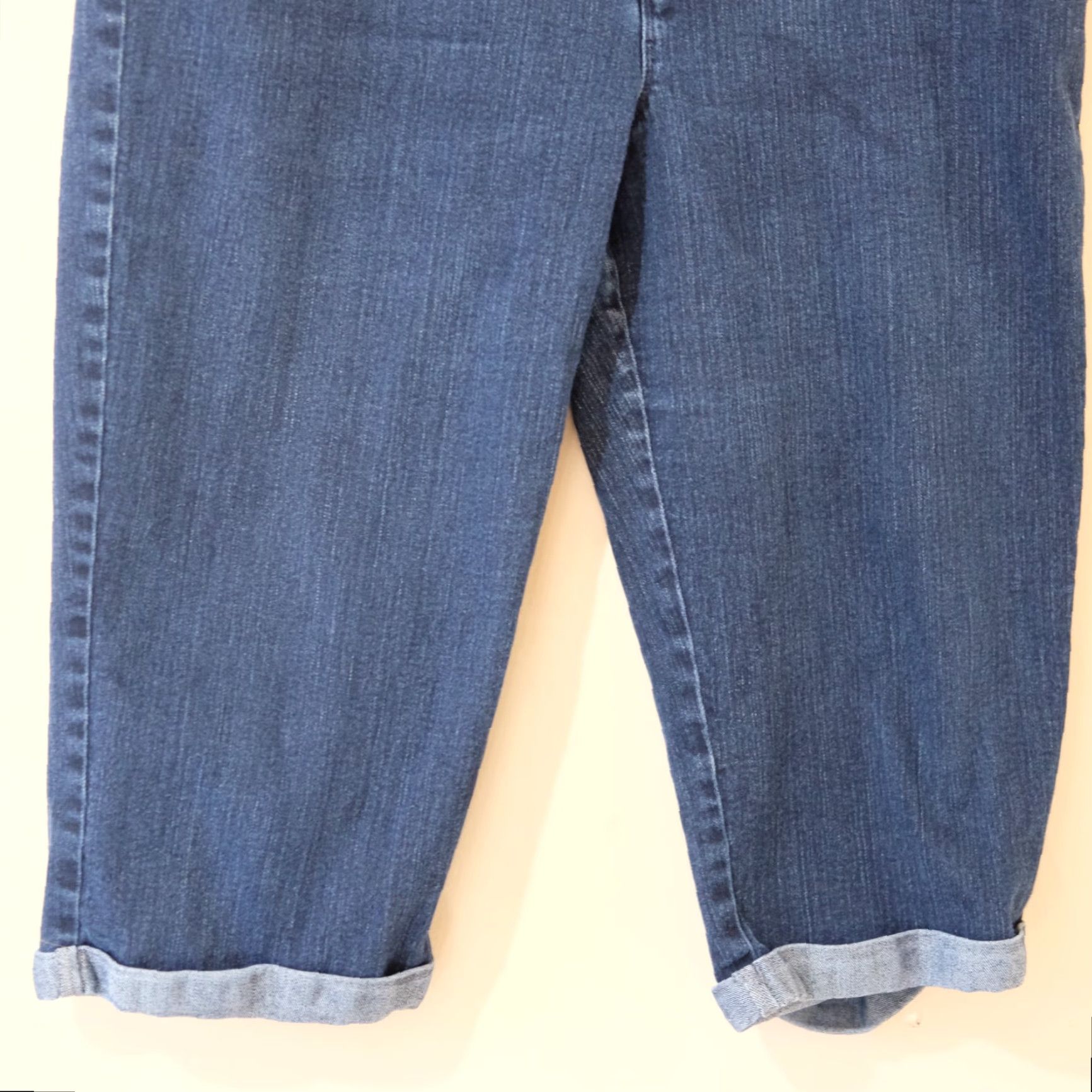 Gloria Vanderbilt VINTAGE Gloria Vanderbilt High-Rise Capri Dark Blue Cuffed Fit 38x18 Women's 18 #H5-64 Size ONE SIZE - 3 Thumbnail