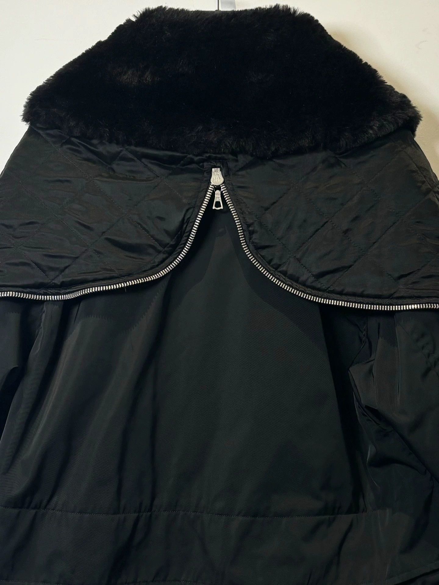 Dries Van Noten Black Heavy Coat with Fur Collar - Size S Size US S / EU 44-46 / 1 - 8 Thumbnail