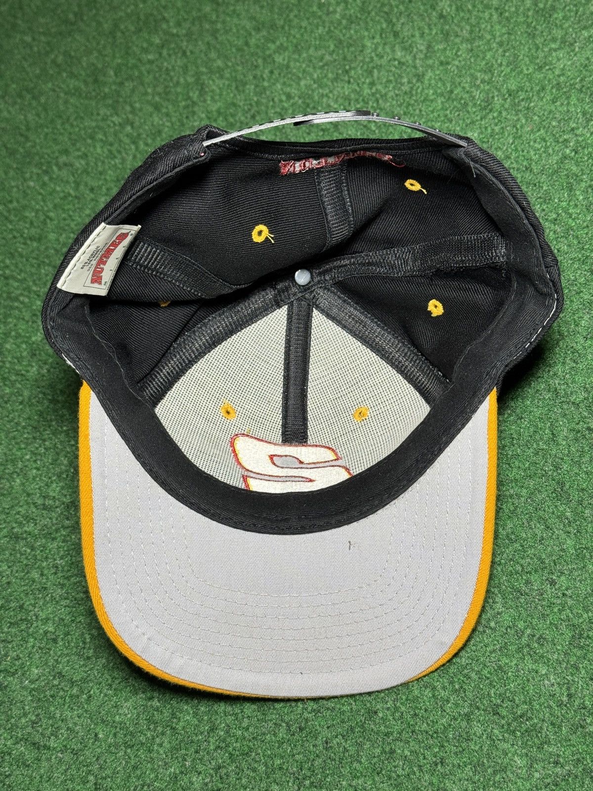 Nutmeg Rusty Wallace #2 Nascar Racing Nutmeg Mills 90s Snapback Hat Size ONE SIZE - 5 Thumbnail
