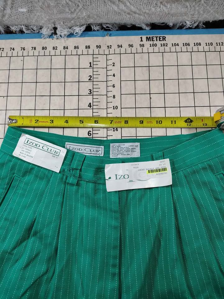 Izod Women's IZOD CLUB Green Pinstripe Shorts Size 12 Size 34" / US 12 / IT 48 - 5 Thumbnail