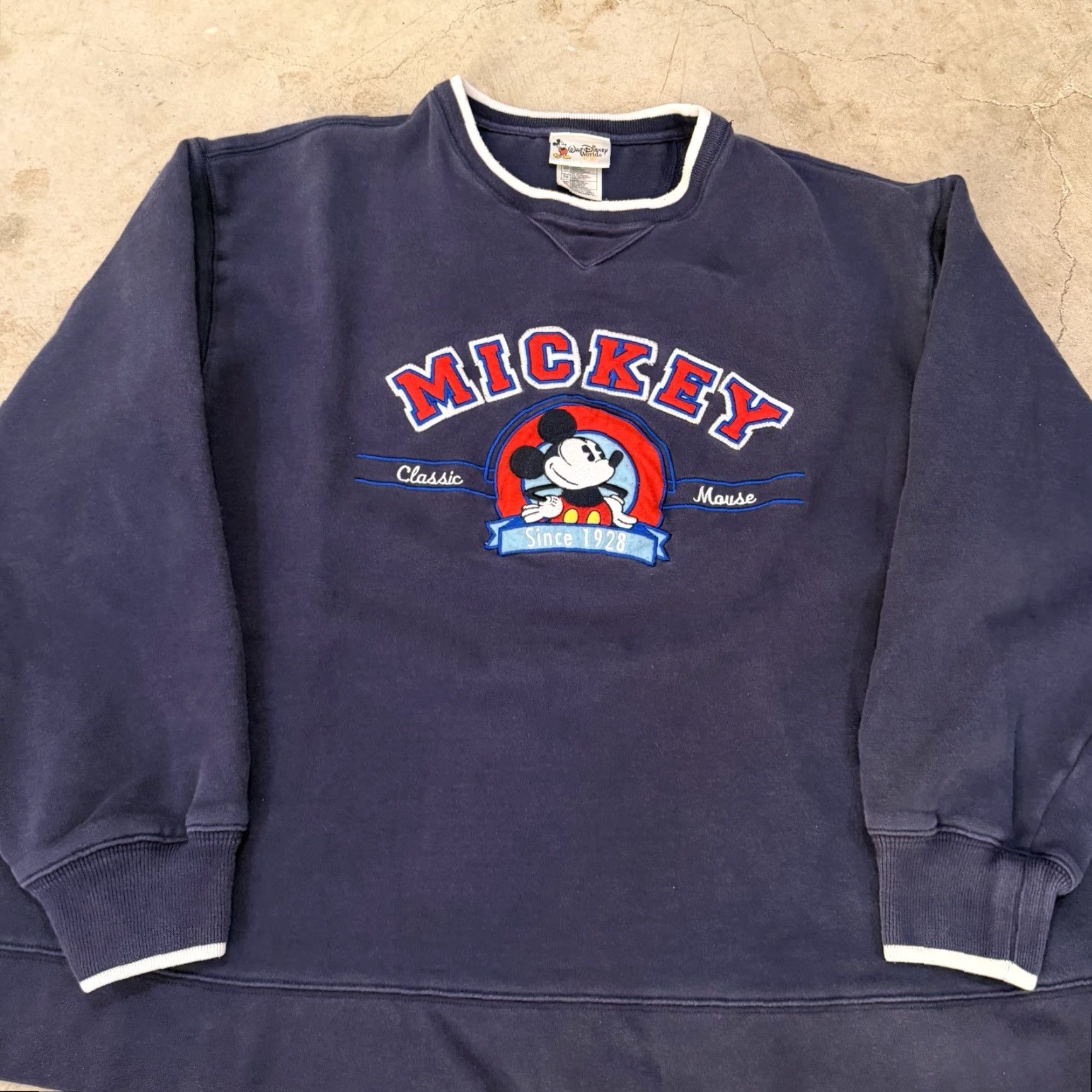 Disney VINTAGE Mickey Mouse Disney Adult XL Classic Mouse Crewneck Sweatshirt Navy Blue Mens XL Mickey Mouse Crewneck Sweatshirt Size US XL / EU 56 / 4 - 2 Thumbnail