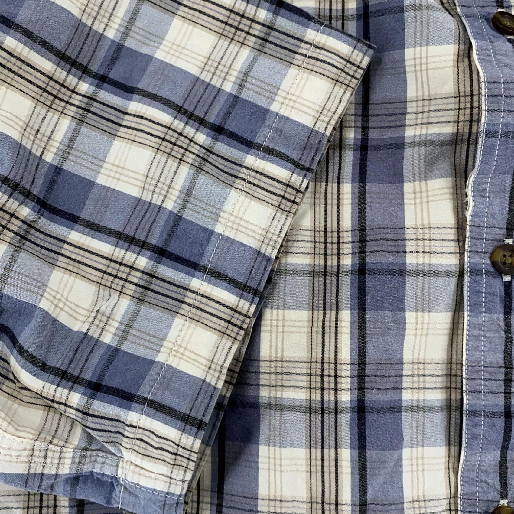 Carhartt Carhartt Shirt Mens XL Blue Essential Plaid Short Sleeve Relaxed Fit Cotton Shirt Mens XL Blue Plaid Short Sleeve Button-Up Classic Comfort Size US XL / EU 56 / 4 - 3 Thumbnail