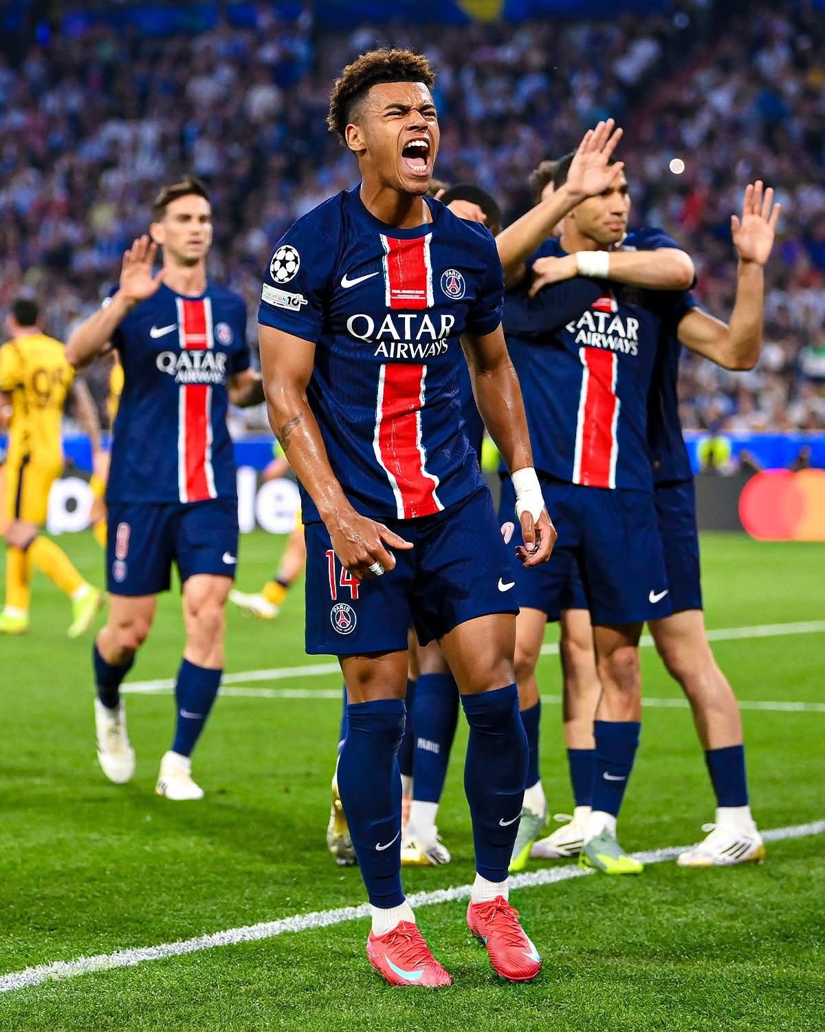 Nike NWT PSG NIKE 2024/2025 FOOTBALL HOME JERSEY #14 DESIRE DOUE Size US L / EU 52-54 / 3 - 17 Thumbnail