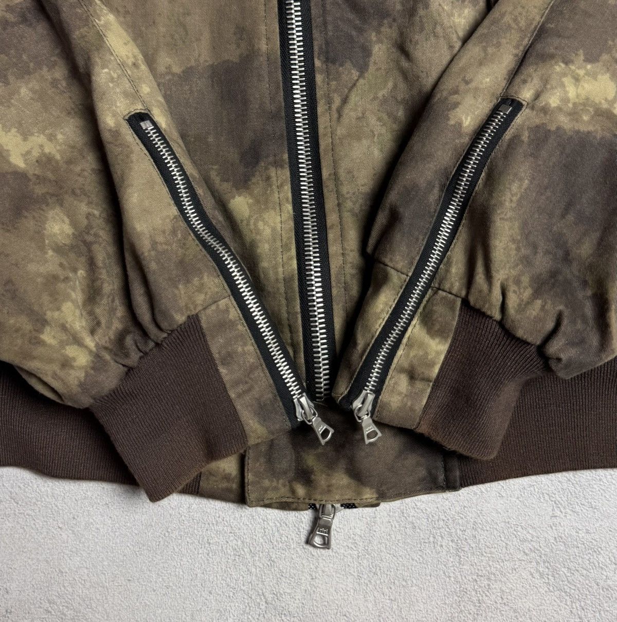 Represent Clo. Represent Clo Wax Cotton Camo Bomber Jacket Size US L / EU 52-54 / 3 - 8 Thumbnail