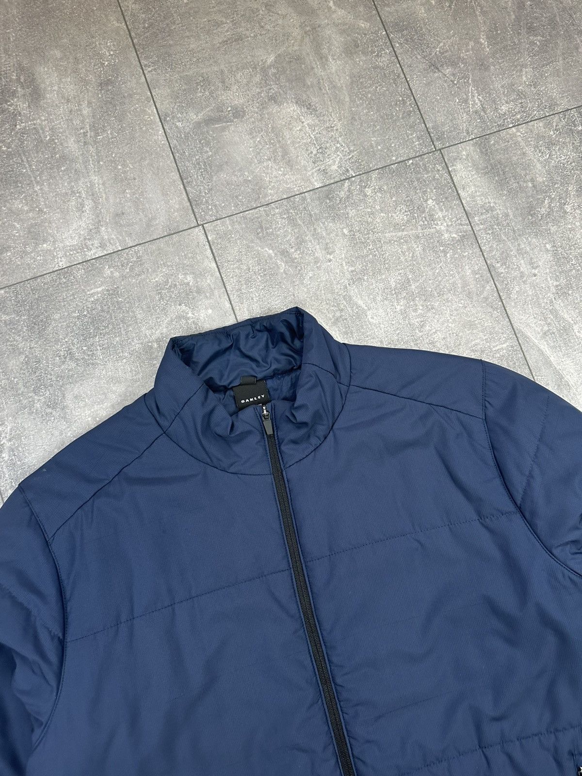 Oakley Men’s blue Oakley light jacket Size US L / EU 52-54 / 3 - 6 Thumbnail