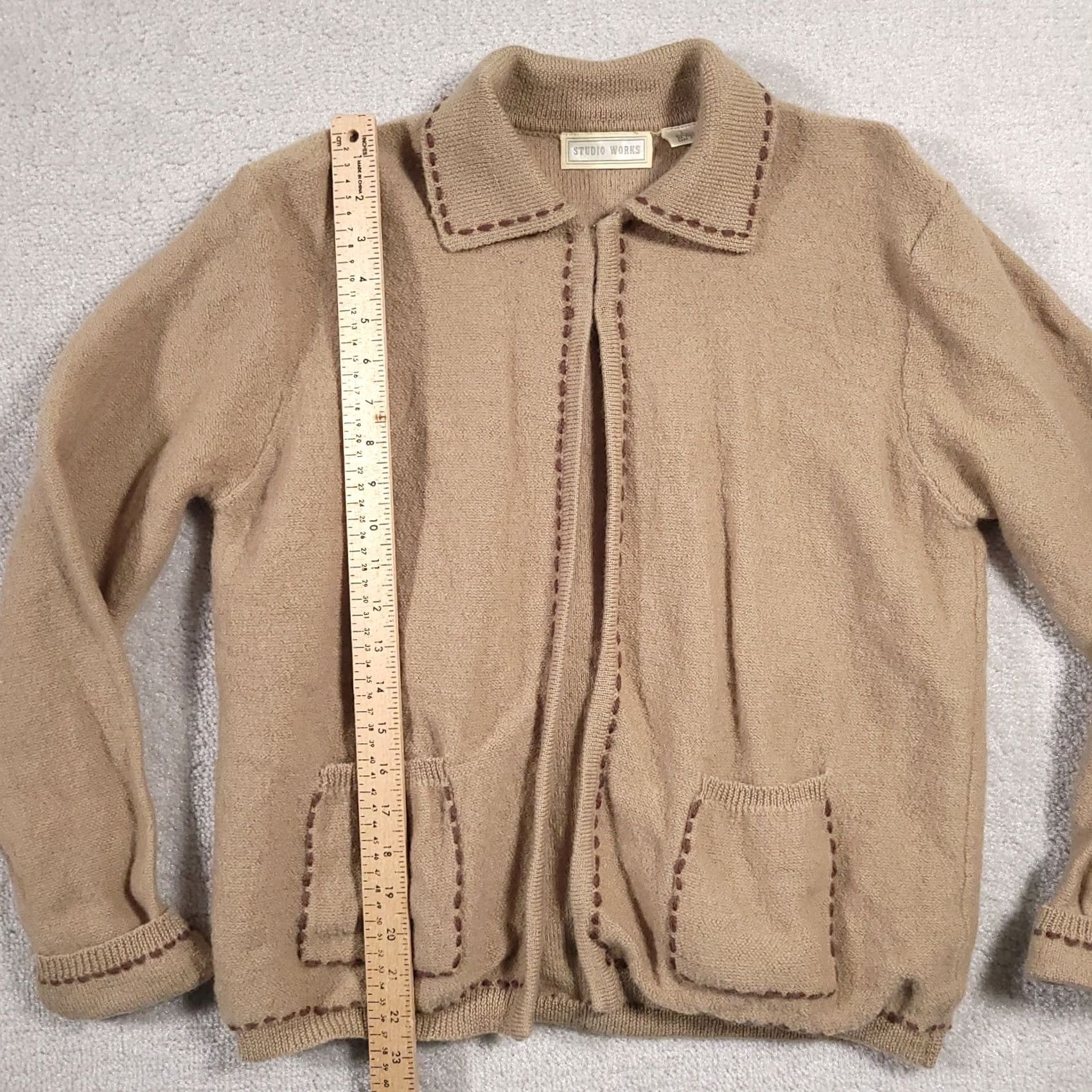 Vintage VINTAGE Studio Works Cardigan Sweater Women Large Beige Collared Wool Knit Long Sleeve Pockets Size L / US 10 / IT 46 - 6 Thumbnail
