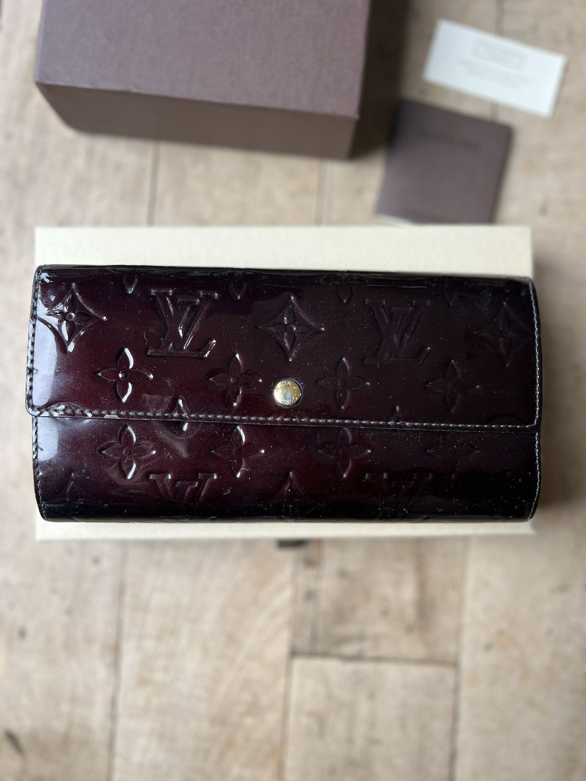 Louis Vuitton Louis Vuitton Sarah Long Wallet In Monogram Vernis Rouge Size ONE SIZE - 1 Thumbnail