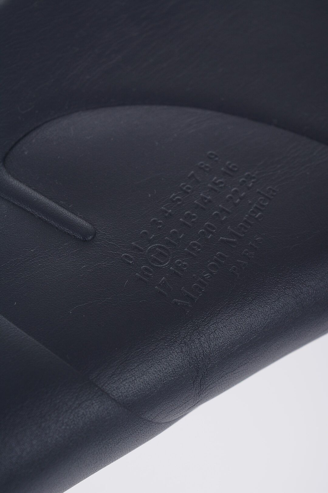 Maison Margiela og1mm1224 Size: OS / Maxi Tabi Flat Clutch in Navy Blue Size ONE SIZE - 3 Thumbnail