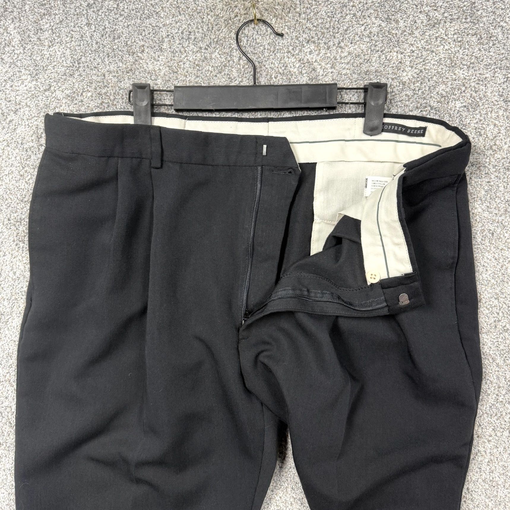 Geoffrey Beene VINTAGE Geoffrey Beene Mens Dress Pants 38x29.5 Black Pleated Straight Leg Front Slash Pockets 90s Business Formal Narrow Size US 38 / EU 54 - 6 Thumbnail