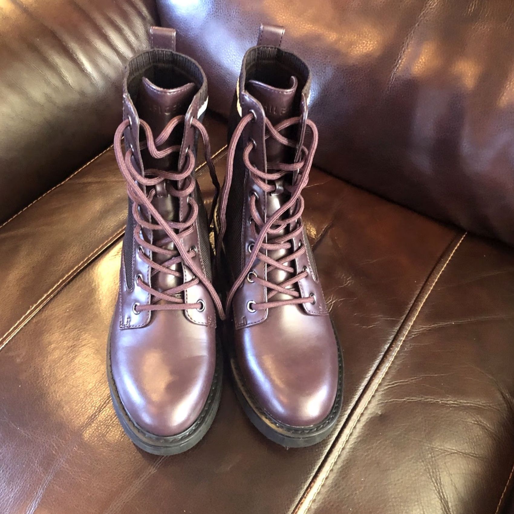 Tommy Hilfiger VINTAGE? no. TOMMY HILFIGER Tesse Boots Women’s 7M NEW without Box Size US 7 / IT 37 - 2 Thumbnail
