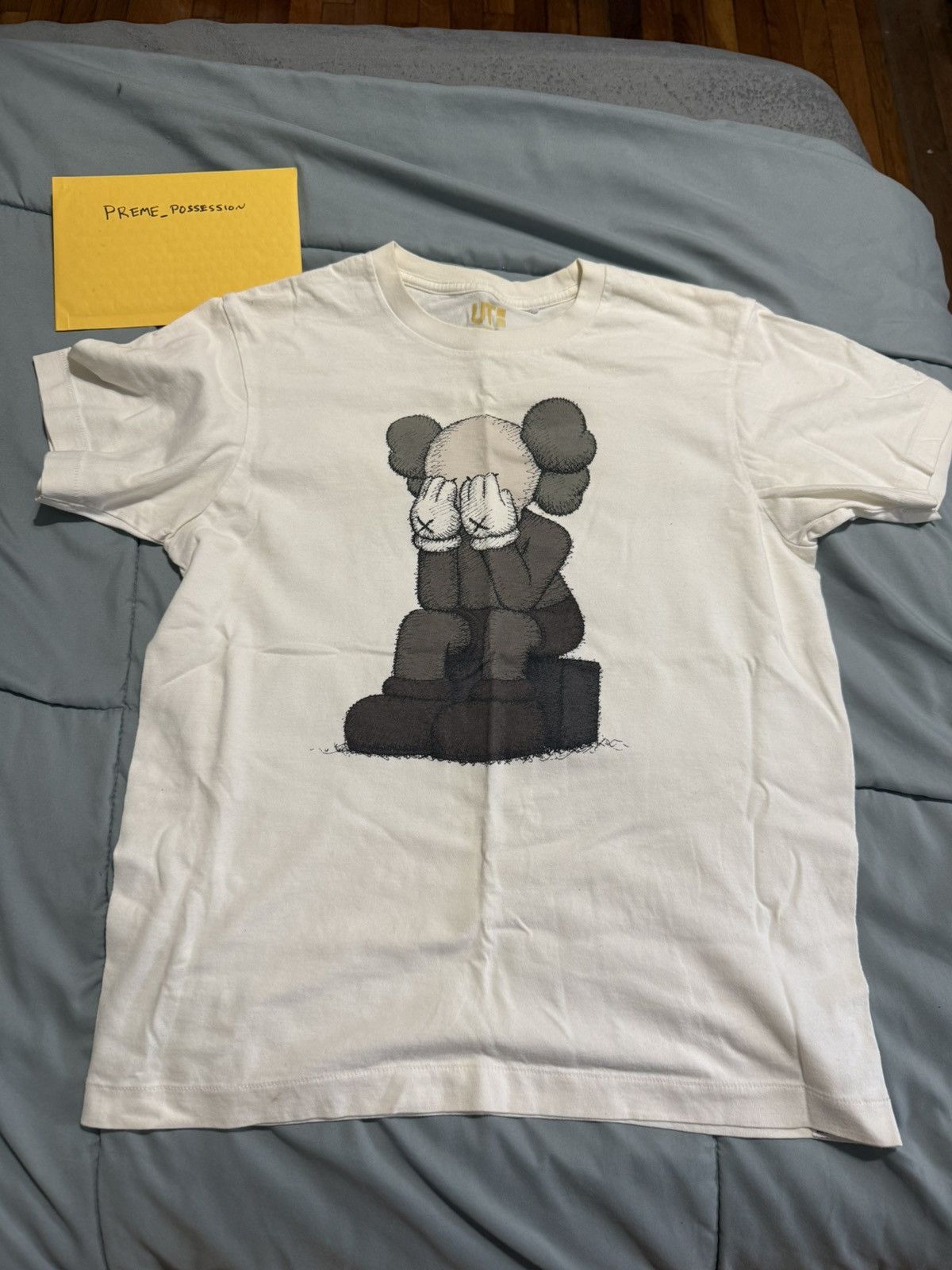 Kaws × Uniqlo KAWS x Uniqlo Passing Through Tee Size US S / EU 44-46 / 1 - 1 Thumbnail