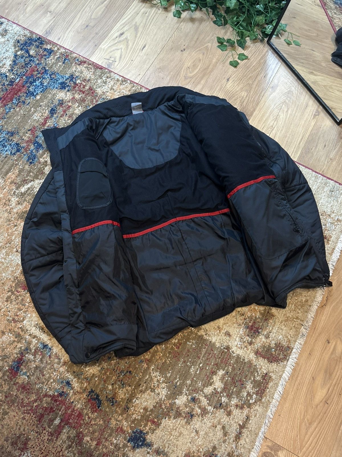 Nike 00s Nike Vintage Swoosh Logo Down Jacket Rare Y2K Size US L / EU 52-54 / 3 - 7 Thumbnail