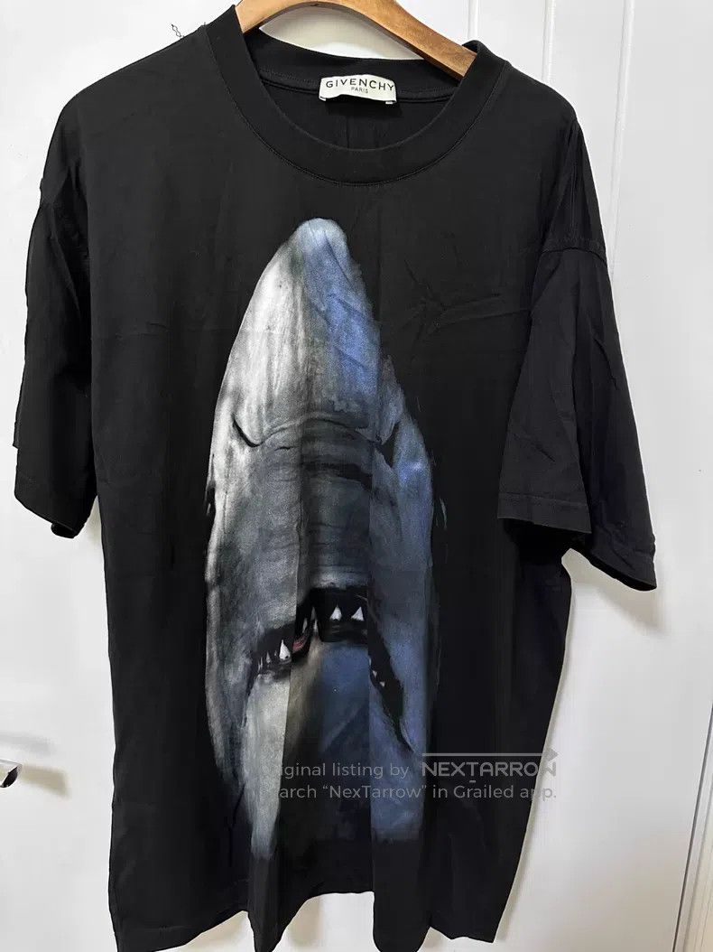 Givenchy Givenchy Shark short-sleeved Size US M / EU 48-50 / 2 - 1 Thumbnail