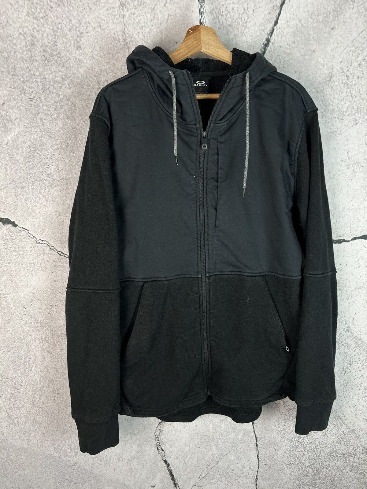 Vintage vintage Y2K Oakley zip up hoodie sweatshirt | Grailed