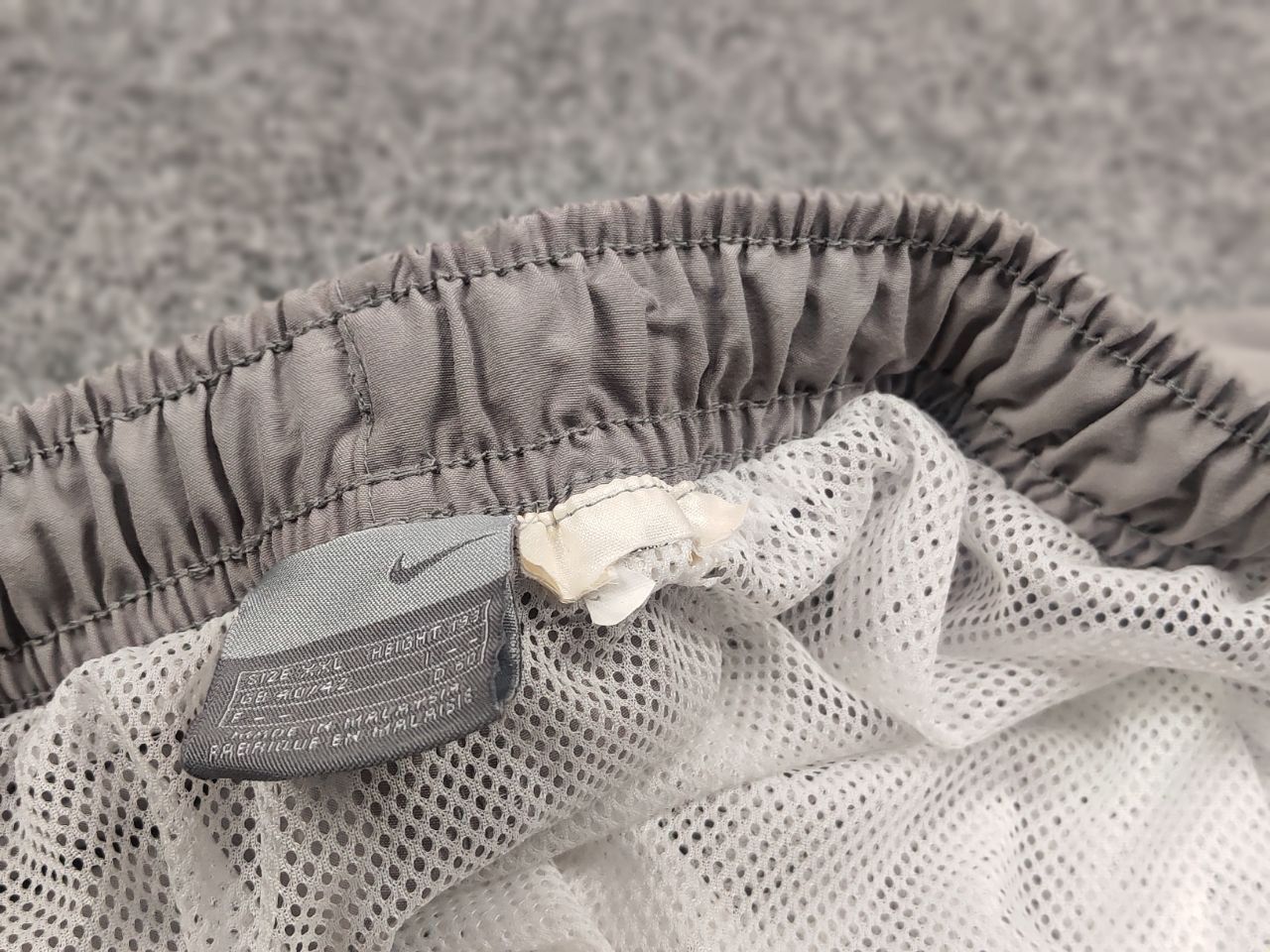 Nike Vintage Nike Casual Swoosh Gray Logo Shorts Y2K Style Size US 34 / EU 50 - 15 Thumbnail