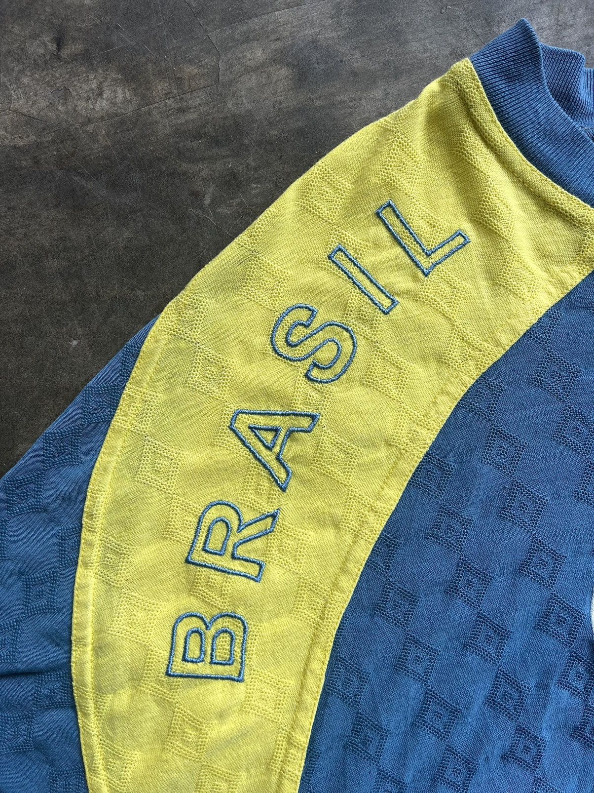 Nike × Vintage RARE 1994 / 1996 Brasil Umbro Official Training Jersey Size US L / EU 52-54 / 3 - 7 Thumbnail