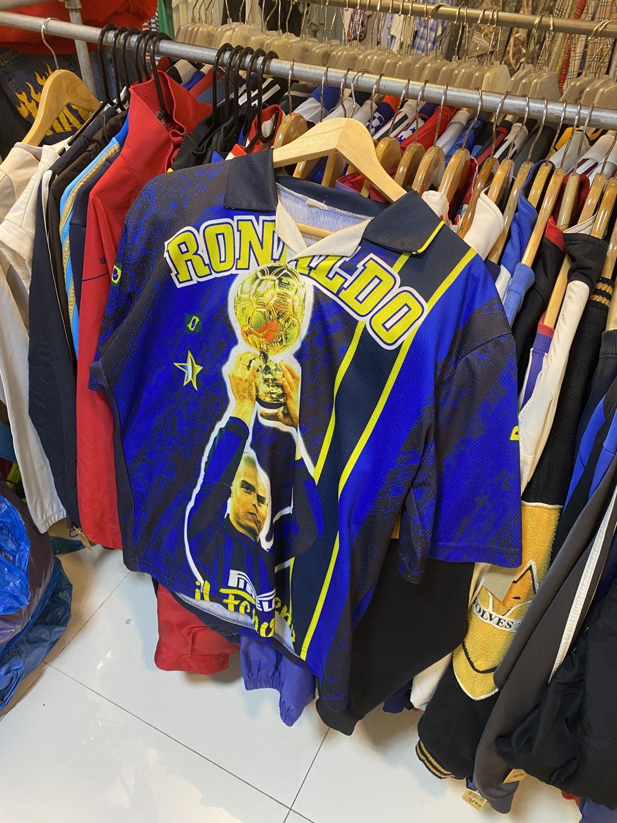 Other Vintage R9 Inter Milan Jersey Size US L / EU 52-54 / 3 - 1 Thumbnail