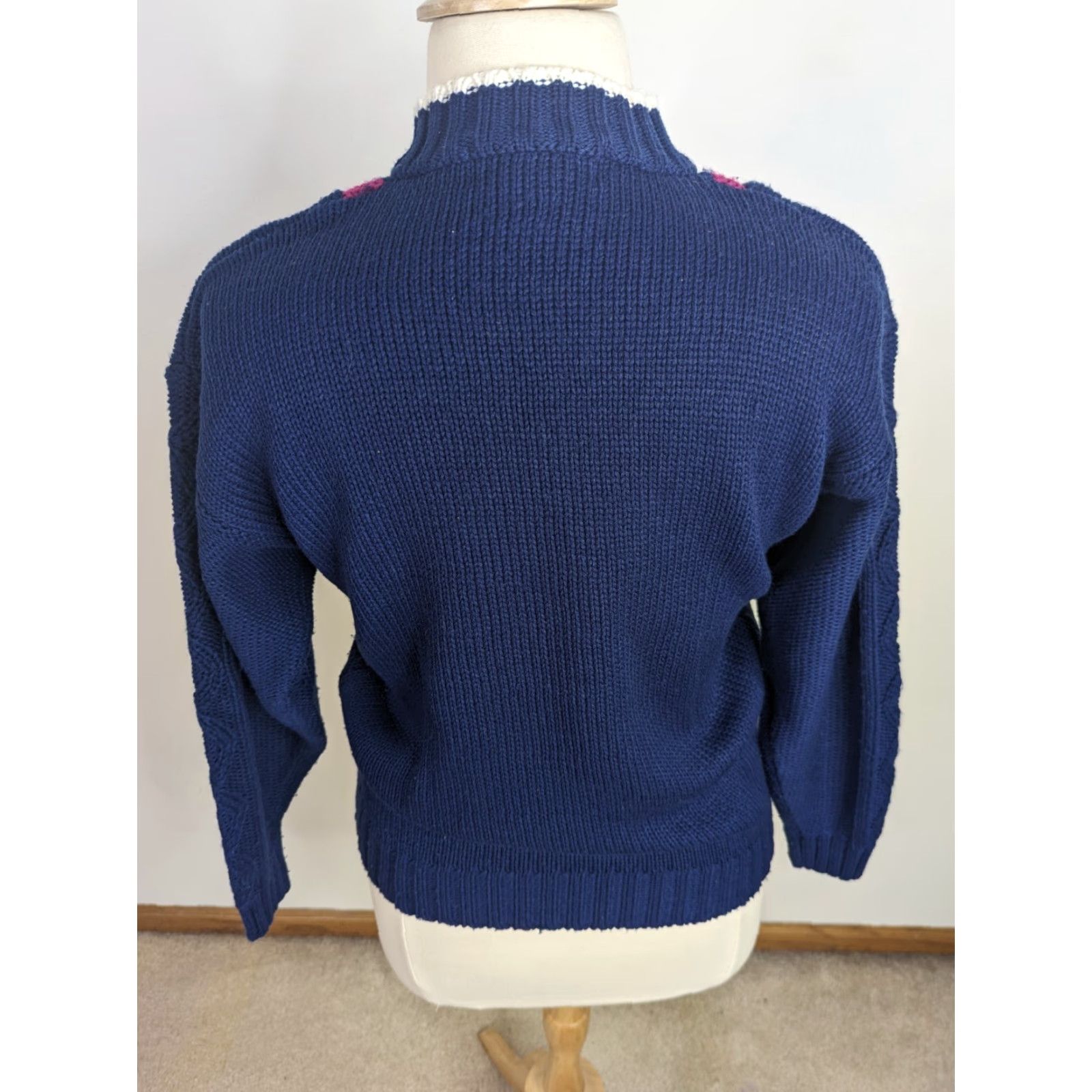 Vintage VINTAGE Women's Large Floral Embroidered Mock Neck Sweater Blue S8C Size L / US 10 / IT 46 - 3 Thumbnail