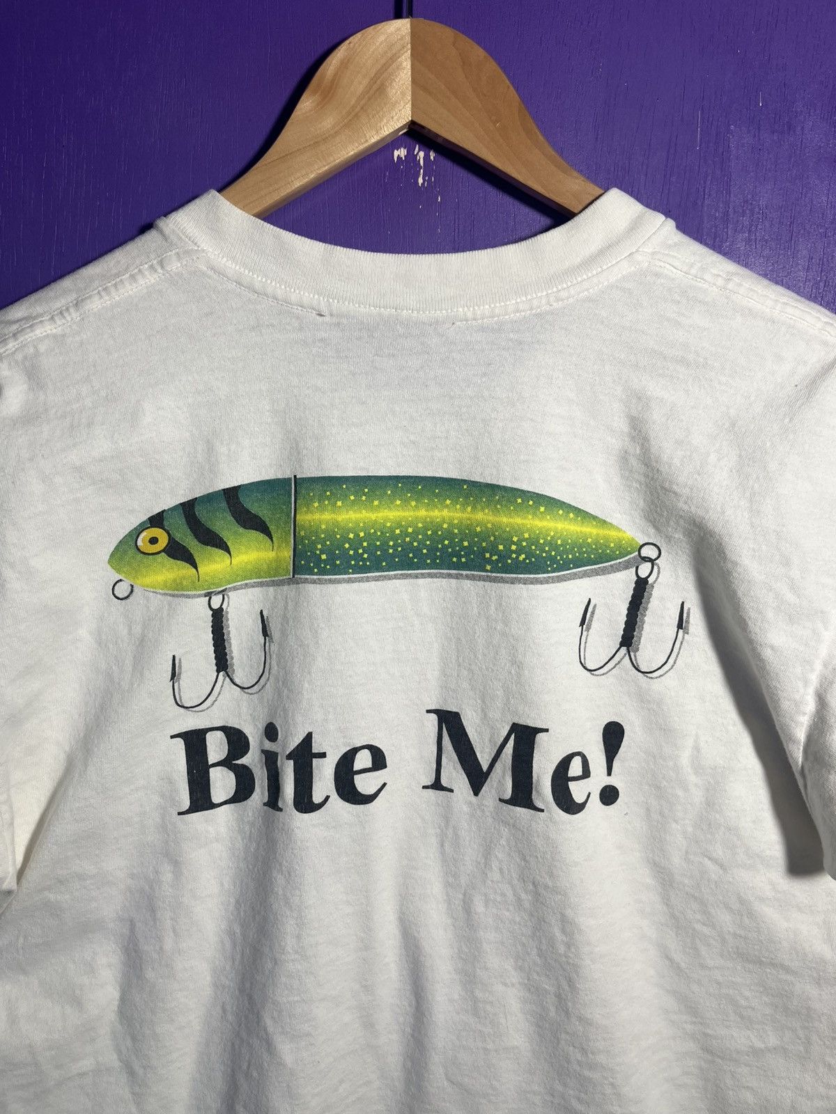 Vintage × Wrangler Vintage 90s Wrangler fishing bite me t-shirt Size US M / EU 48-50 / 2 - 3 Thumbnail