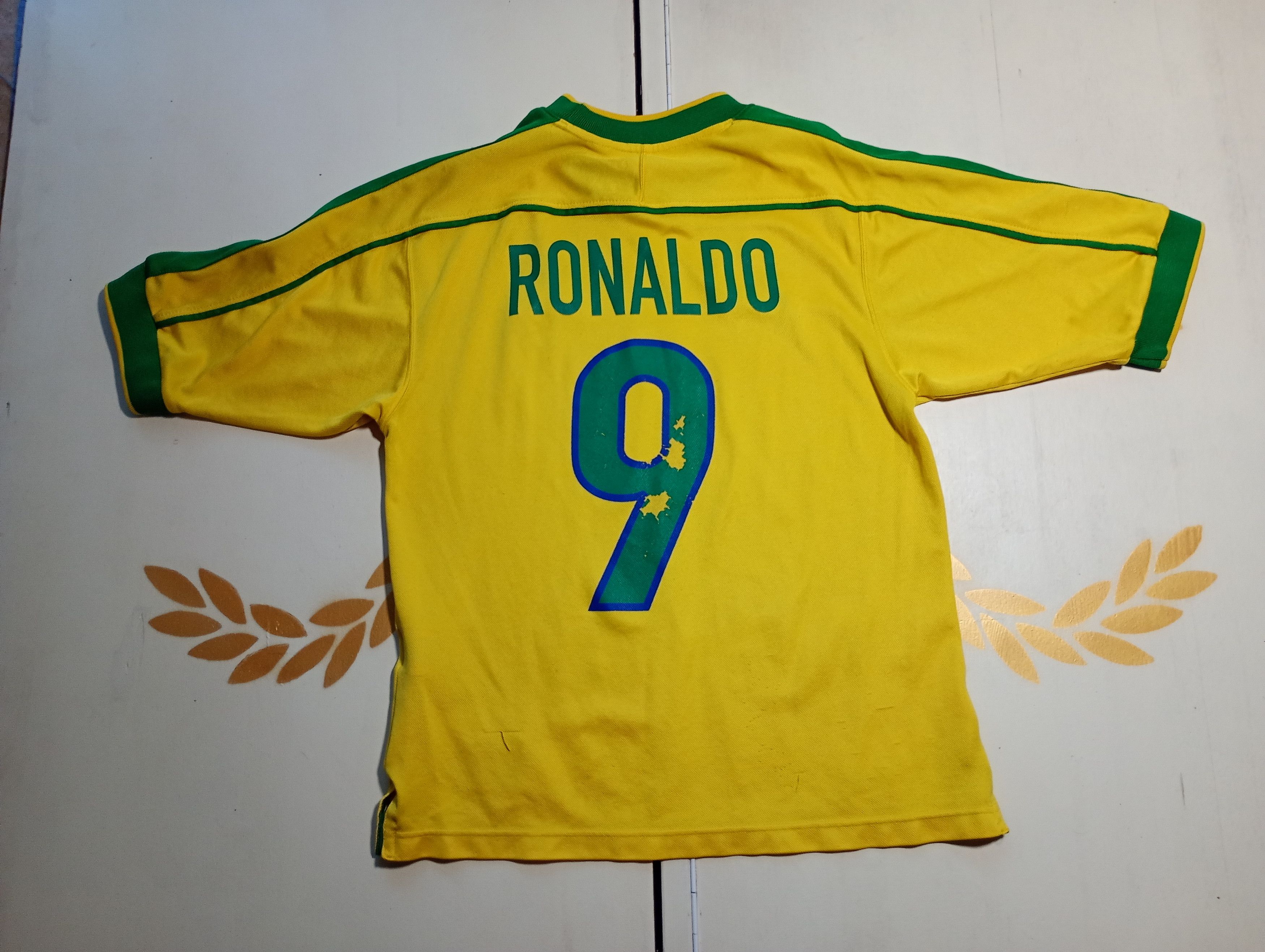 Nike Nike Brazil Jersey #9 Ronaldo 1998 Vintage Size US S / EU 44-46 / 1 - 13 Thumbnail