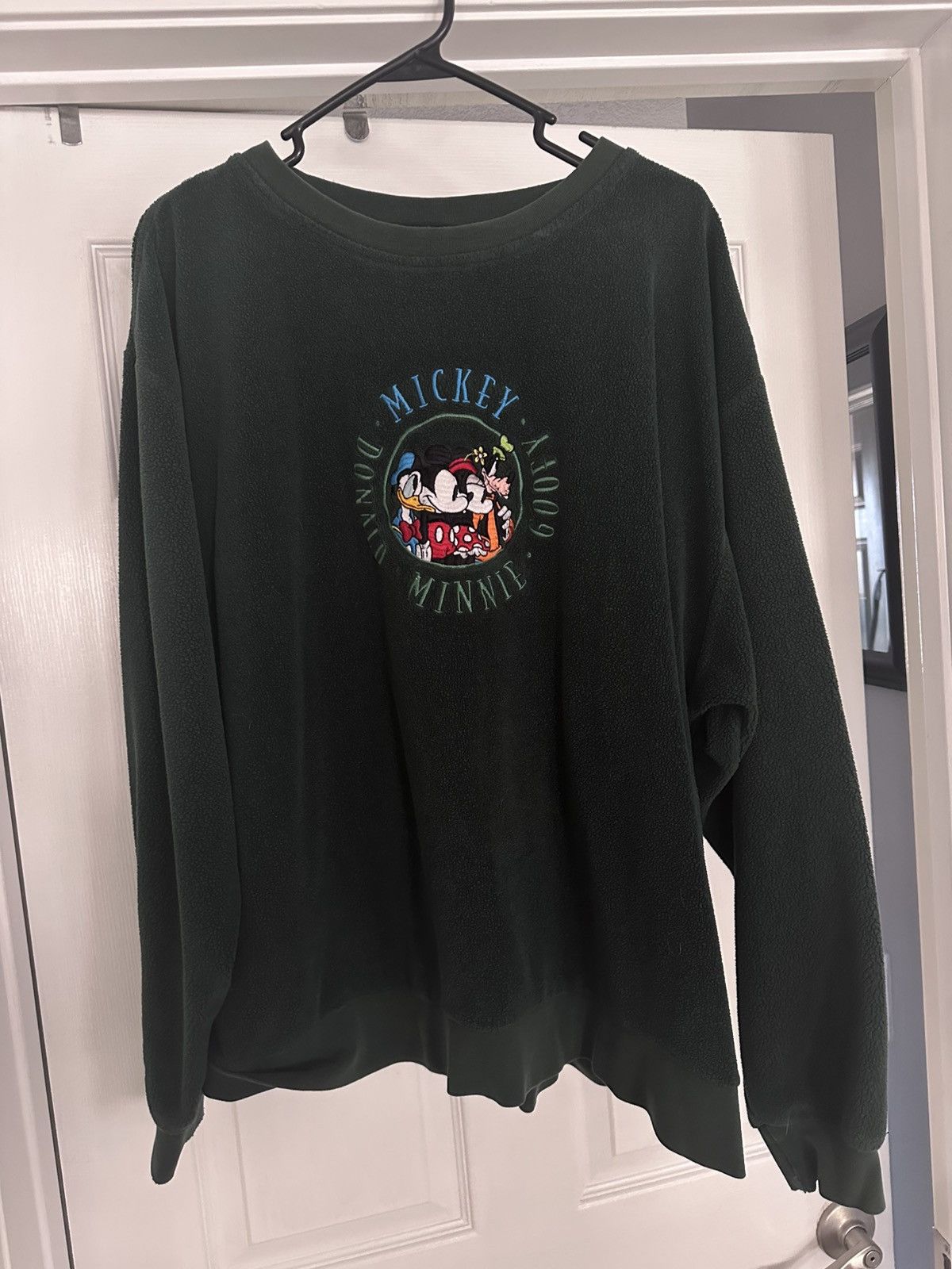 Disney VINTAGE DISNEY EMBROIDERED FLEECE CREWNECK Size US XL / EU 56 / 4 - 1 Thumbnail