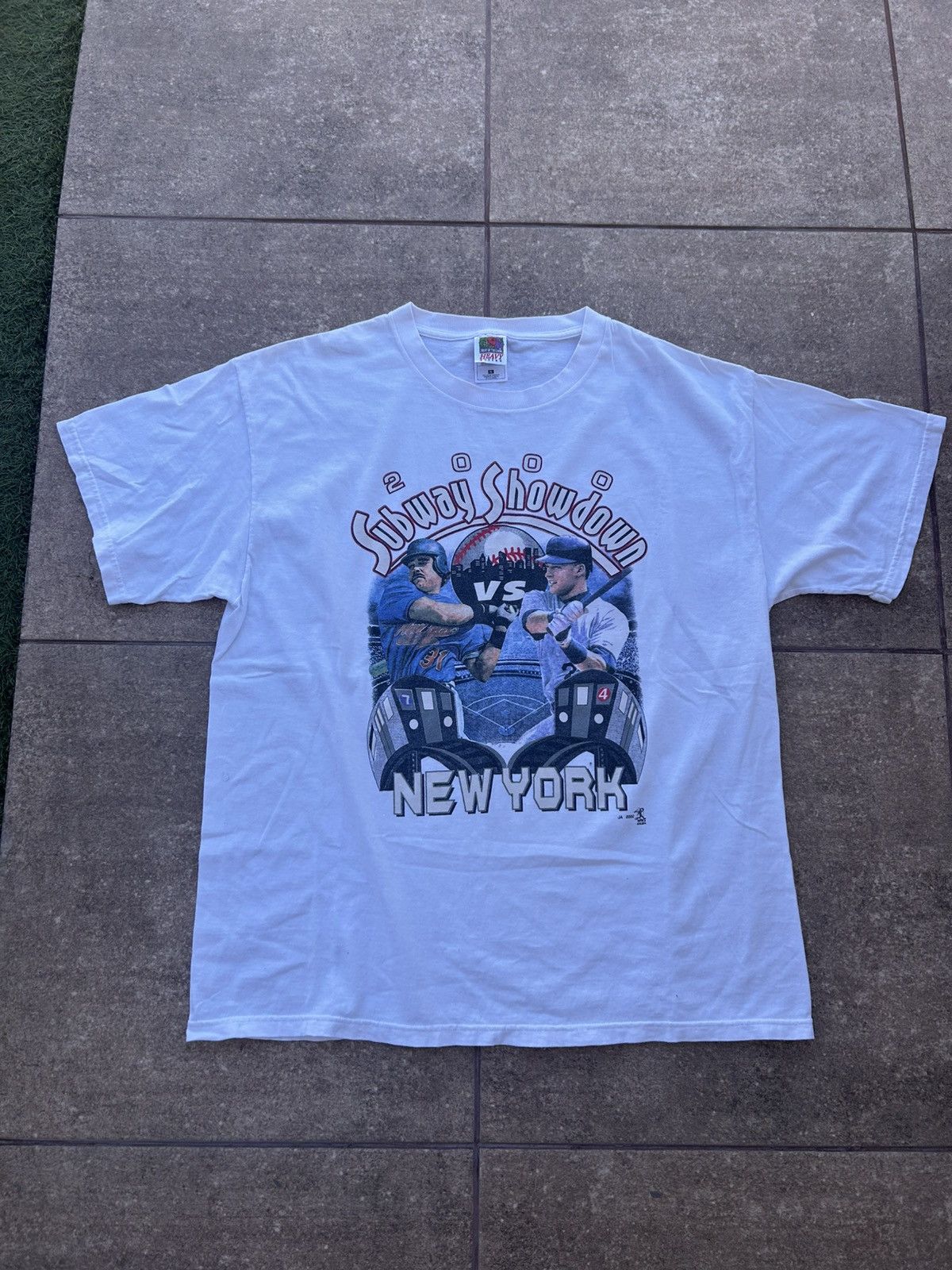 Fruit Of The Loom Subway Showdown New York Yankees vs Mets 00' Vintage tee Size US L / EU 52-54 / 3 - 1 Thumbnail
