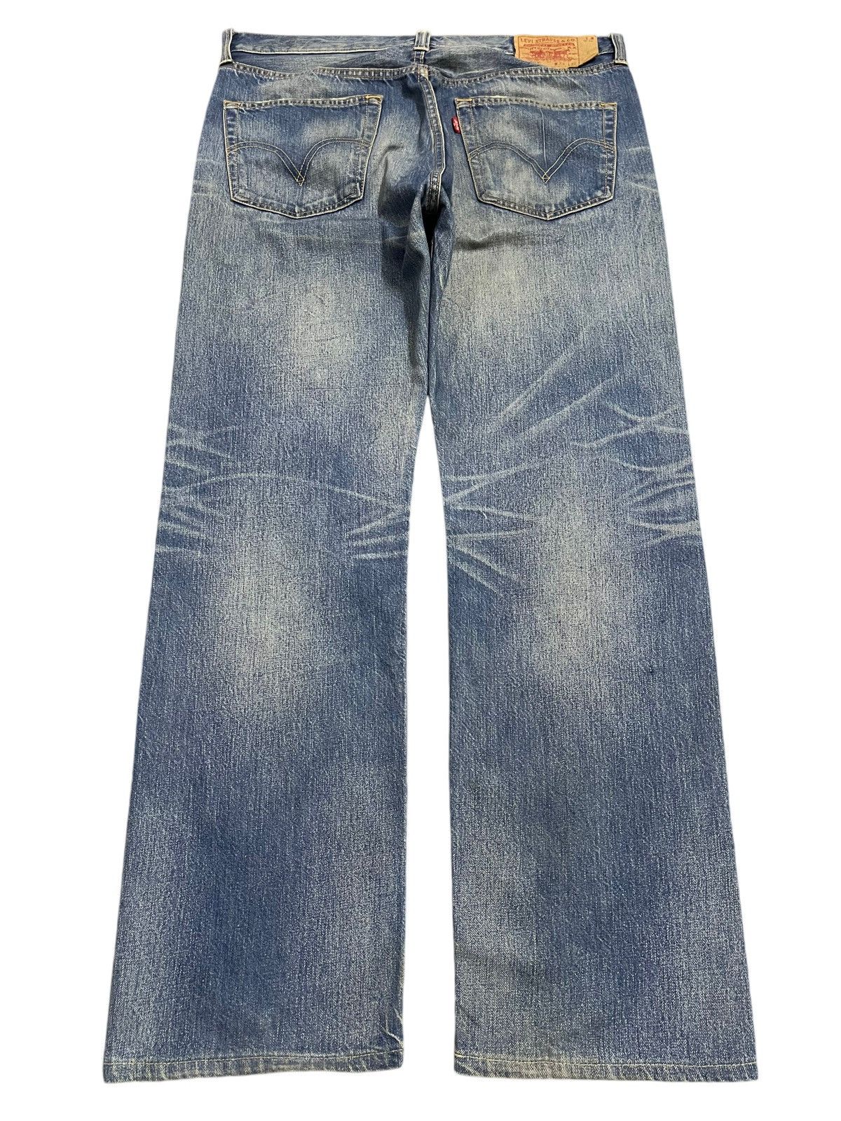 Levi's Vintage Levis 501 Blue Faded Wash Distress Style Jeans Size US 36 / EU 52 - 2 Thumbnail
