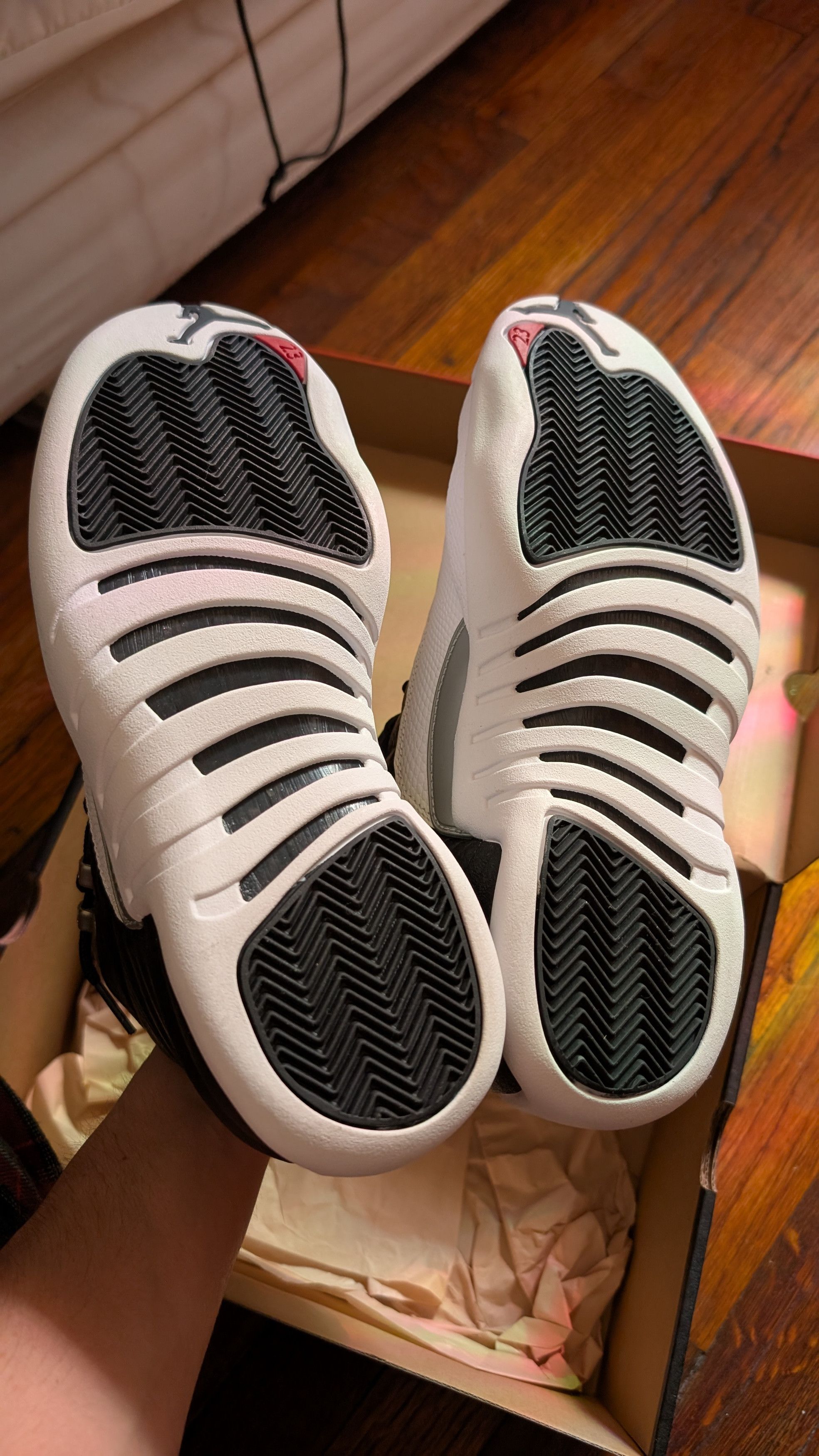 Nike Jordan 12 retro Size US 7.5 / EU 40-41 - 4 Thumbnail