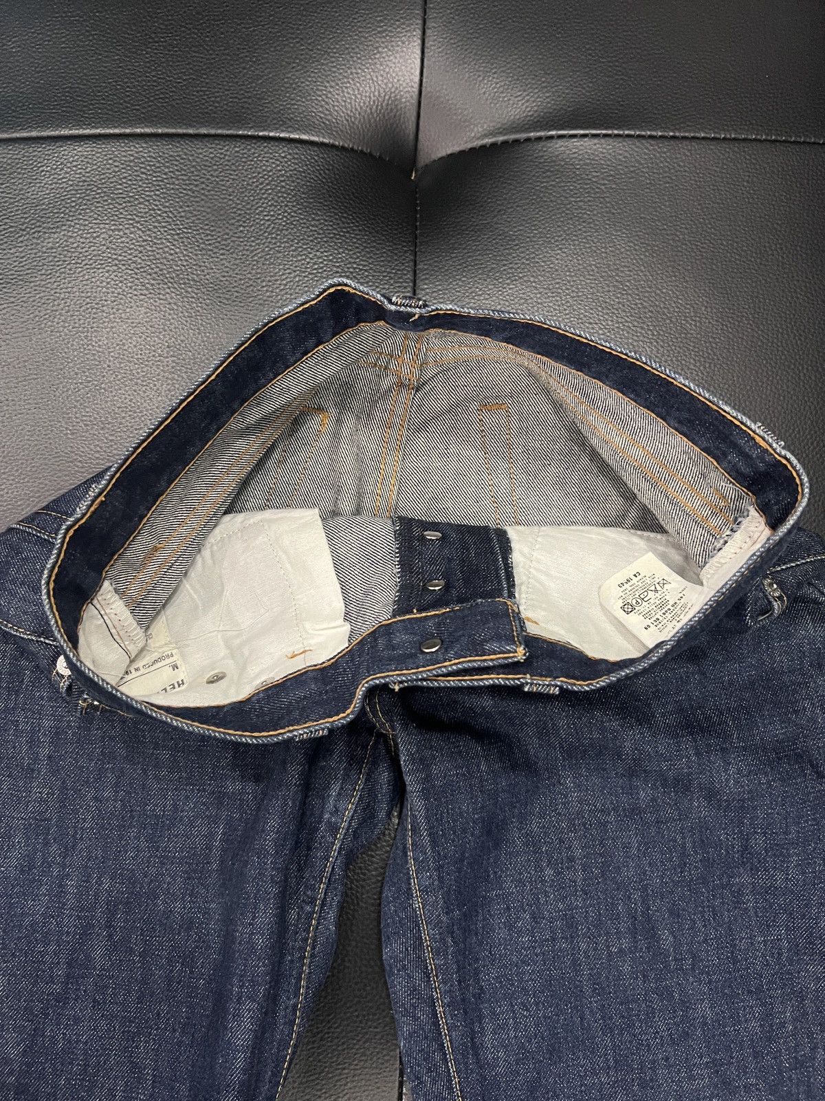 Helmut Lang Helmut Lang 1998 “Italian Cut” Straight Leg Raw Denim Jeans Size US 26 / EU 42 - 11 Thumbnail