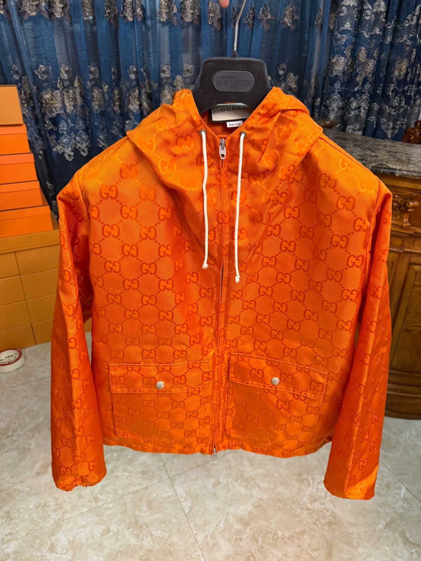 Gucci Gucci Oversized Full Logo Reflective Jacket 40 Size S / US 4 / IT 40 - 1 Thumbnail