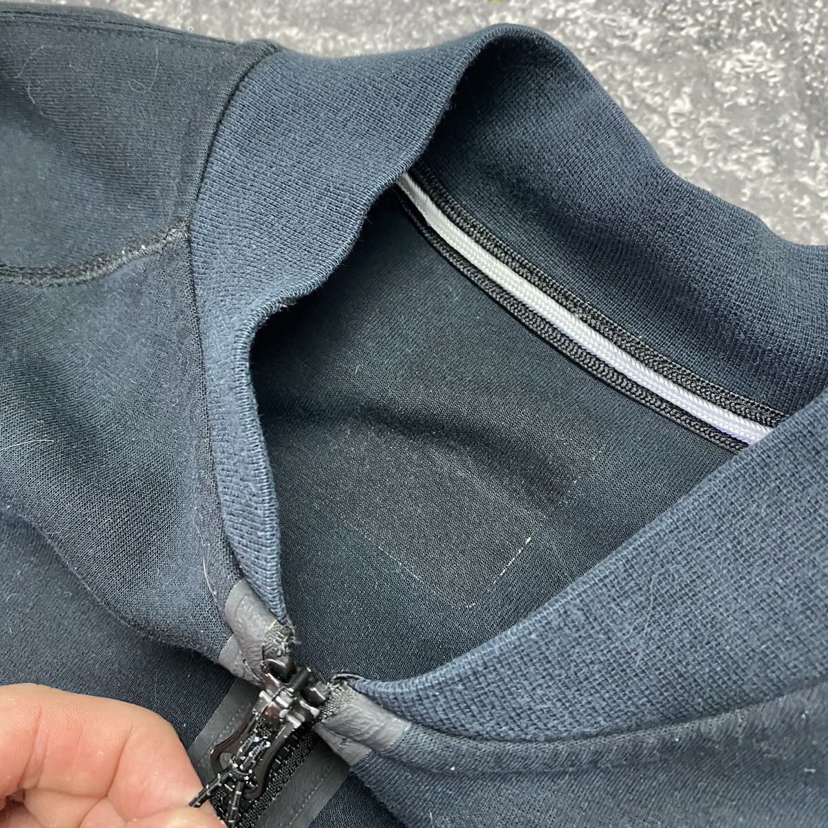 Nike Men’s Nike Tech Fleece Small Logo zip sweatshirt Size US M / EU 48-50 / 2 - 5 Thumbnail